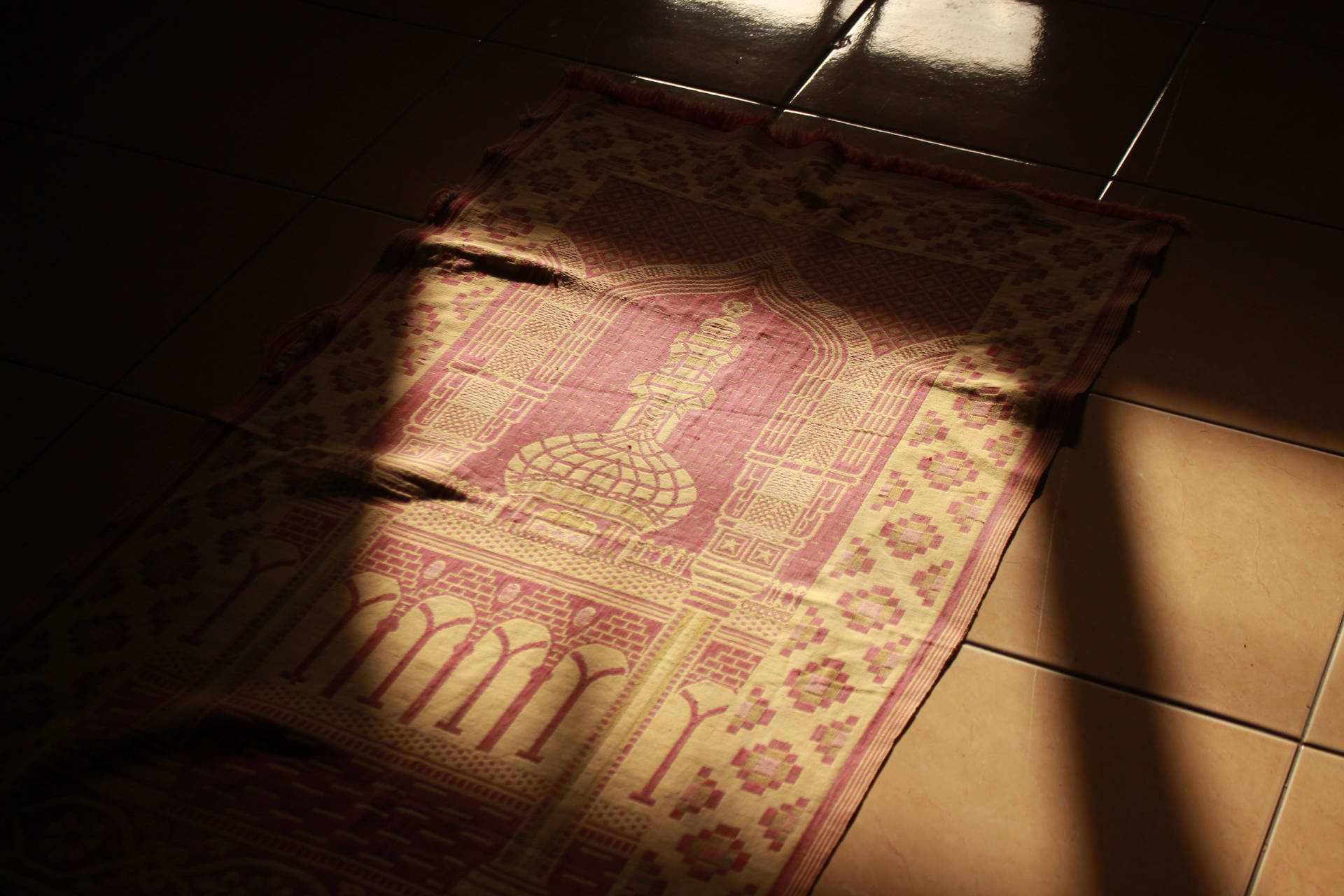 Byen Bandungs tæppe-abstrakt fortsætter med at fange opmærksomhed. Wallpaper