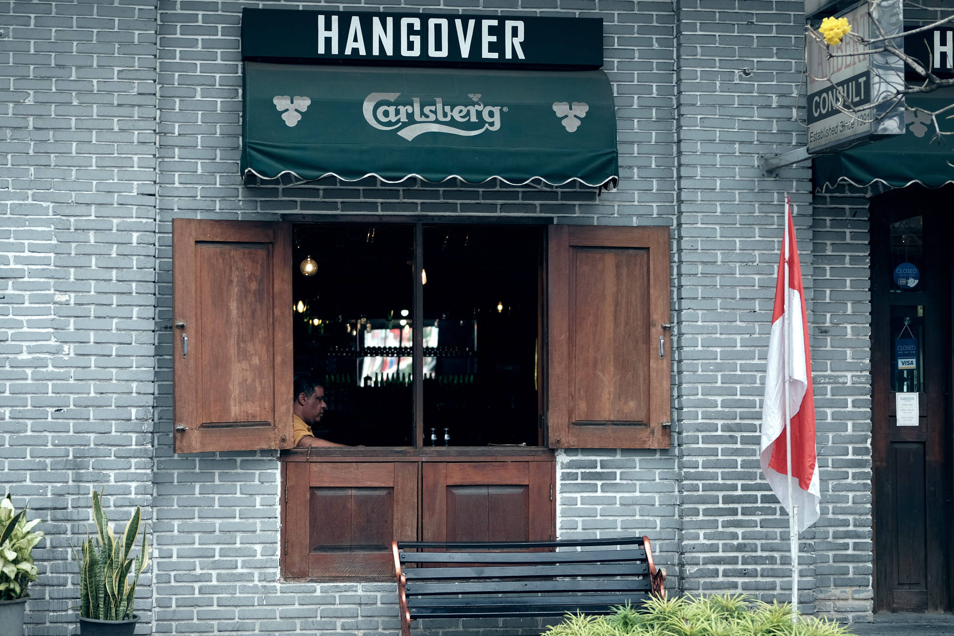 Byen Bandungs Hangover Bar Tapet på Væggen Wallpaper