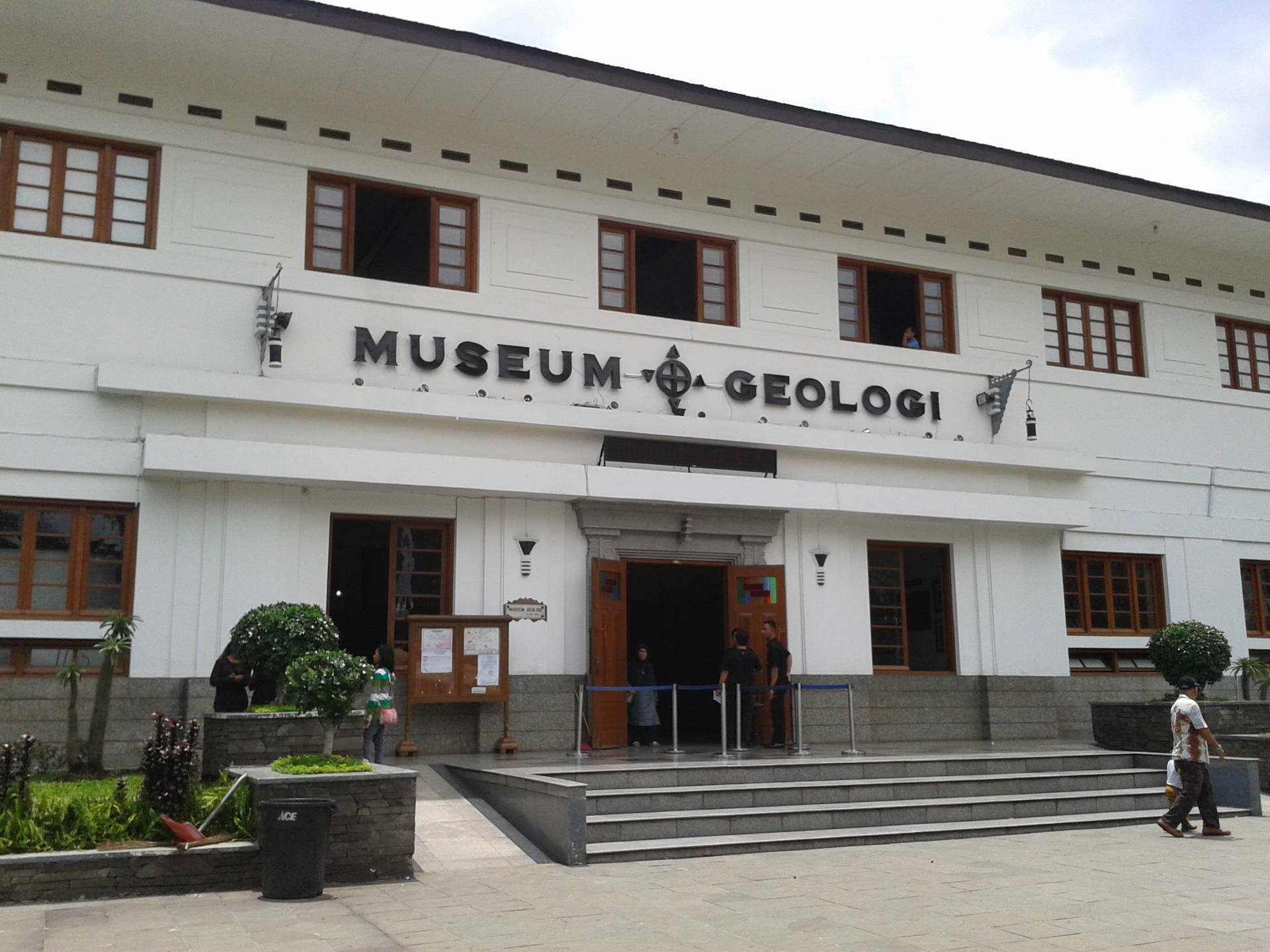 Museode Geología De La Ciudad De Bandung Fondo de pantalla