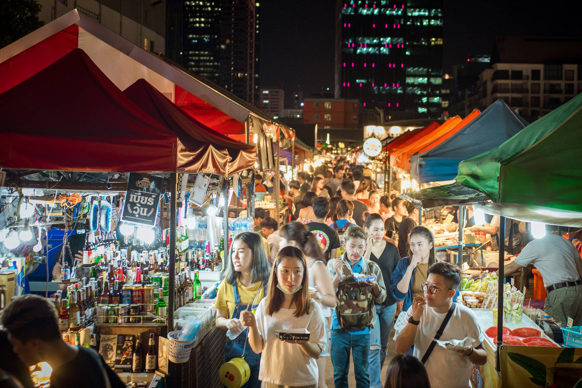 Elanimado Mercado Nocturno De Bangkok Fondo de pantalla