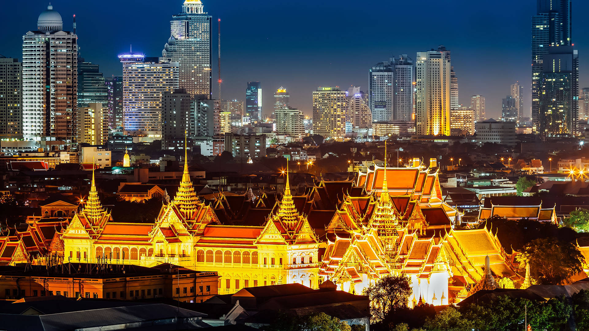 Download Bangkok's Grand Palace At Night Wallpaper 