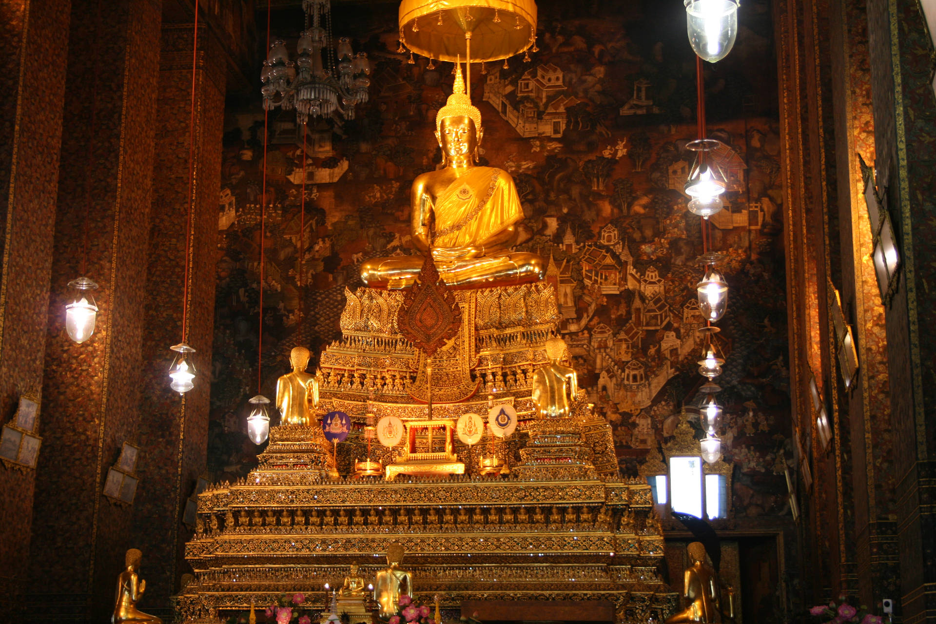 Bangkok Wat Pho Principal Buddha Wallpaper