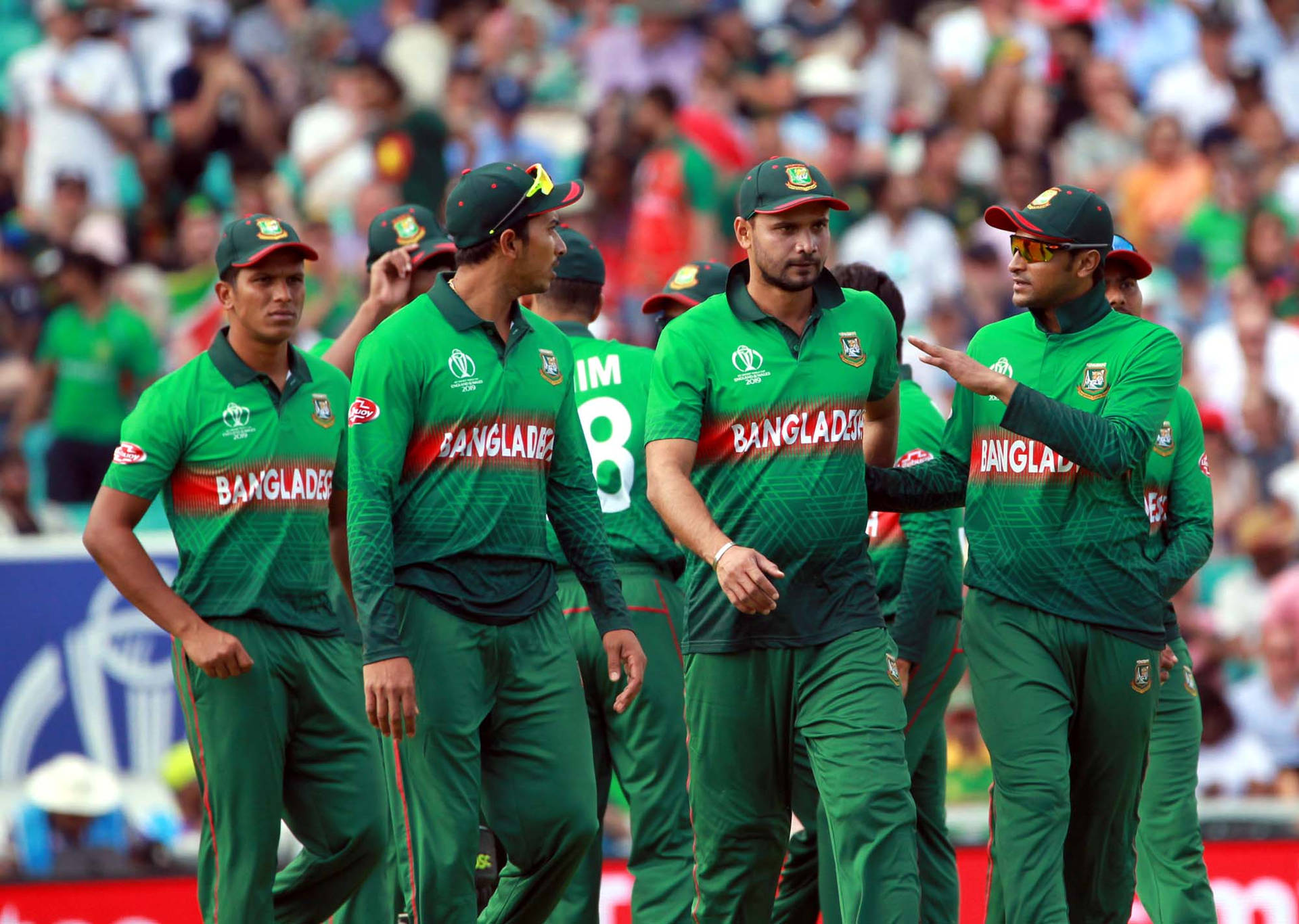 Bangladesh Cricket Holdspillere På Feltet Wallpaper