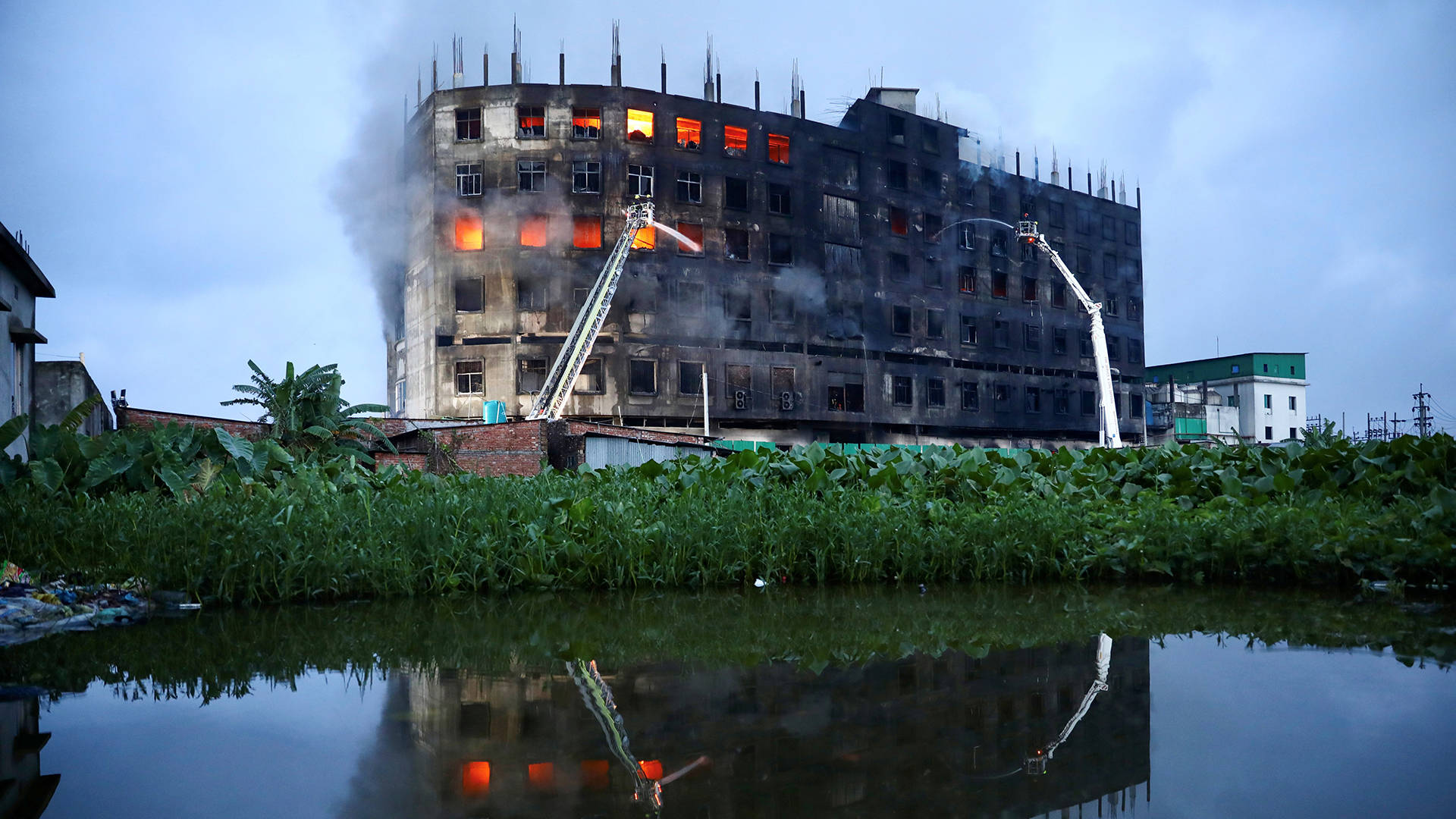 Bangladesh Factory Fire Rage Wallpaper