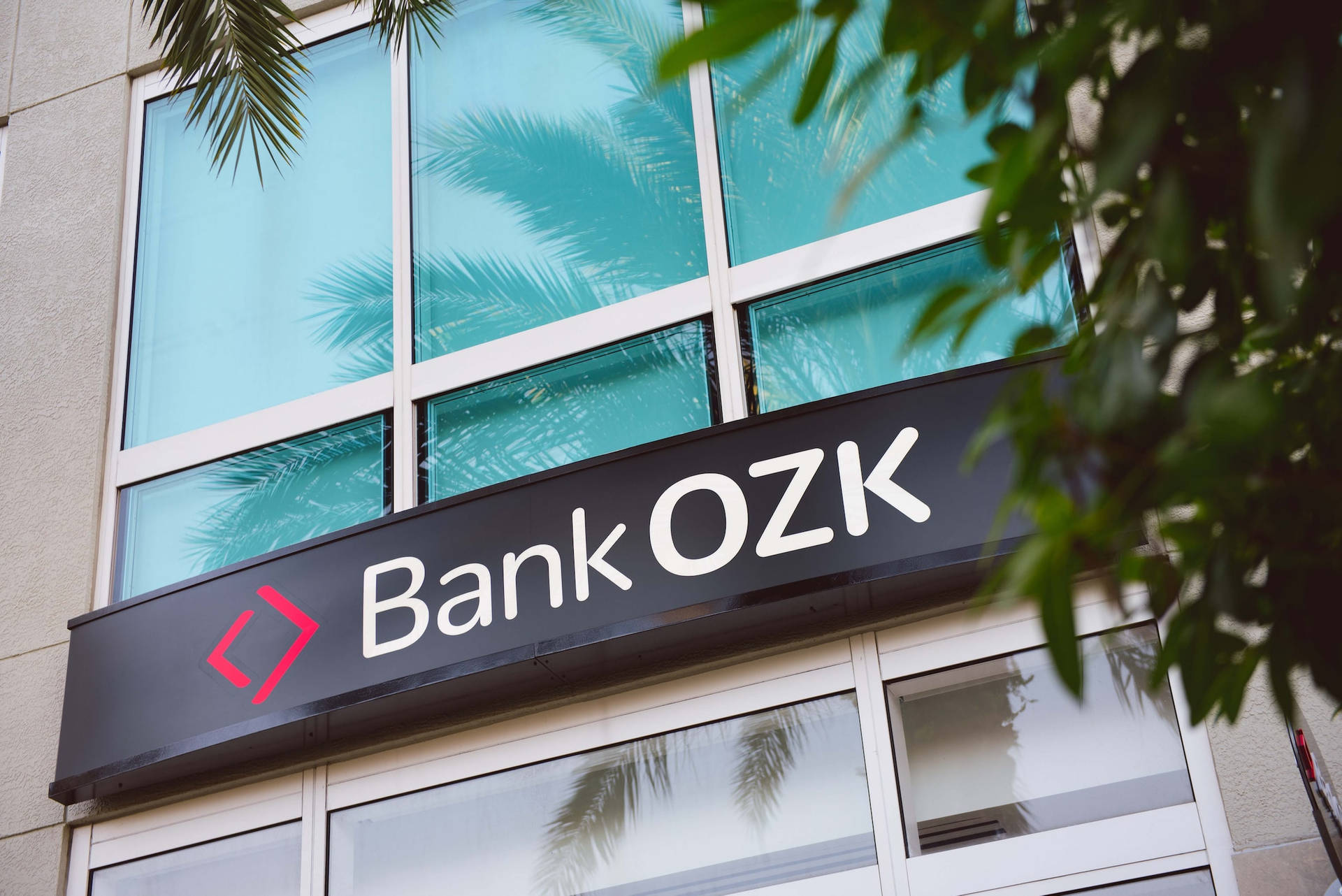 Bank Ozk Minimalist Logo Wallpaper