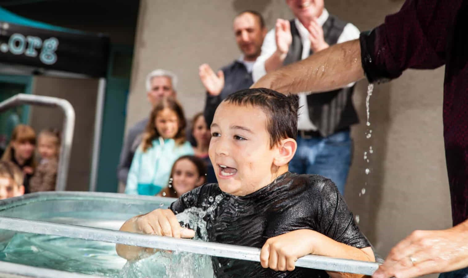 Celebrandola Vita E La Fede Con Una Cerimonia Di Battesimo