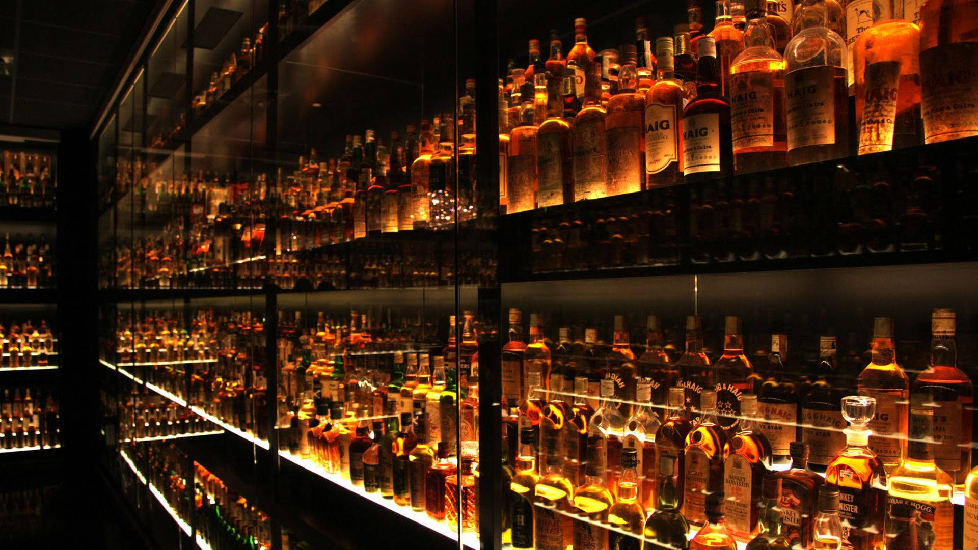 Bar Drinks Storage er en sammensætning af klassiske og mellemøstlige motiver. Wallpaper