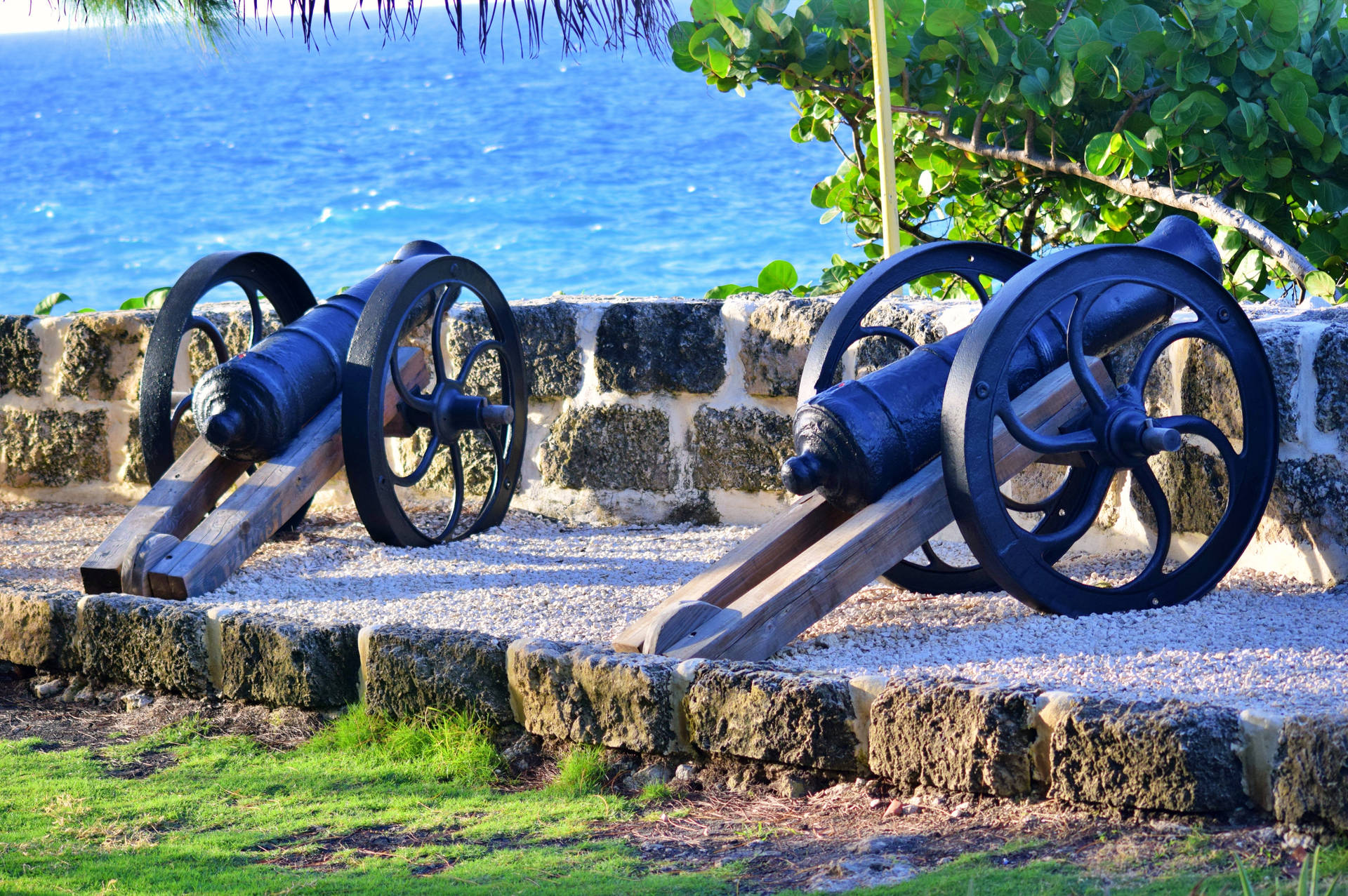 Barbados Kanoner Wallpaper