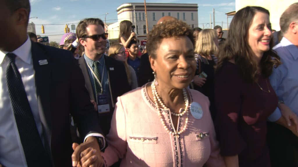 Barbara Lee Holding Hands With People Wallpaper