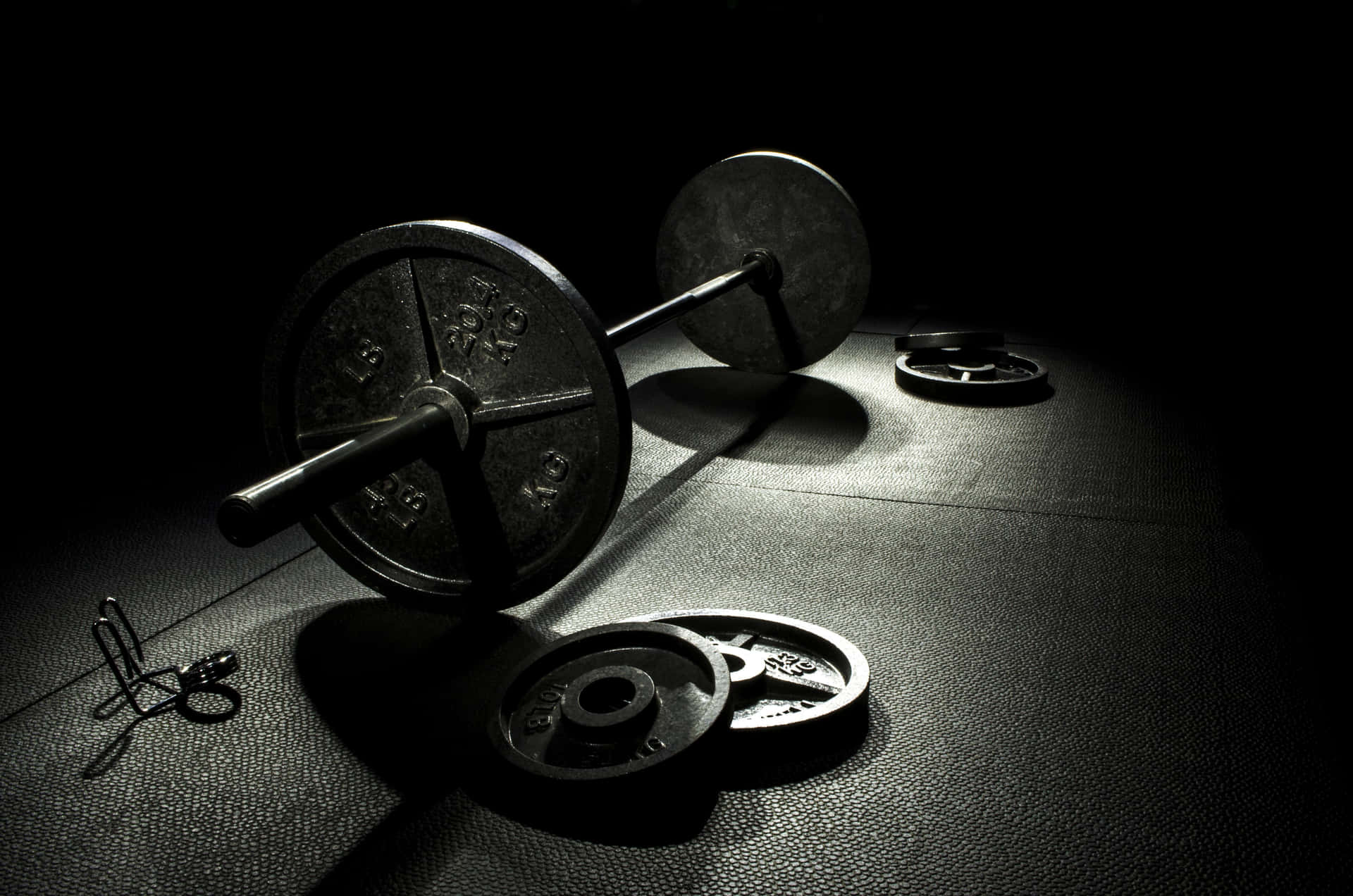 Get strong and fit with barbell training
