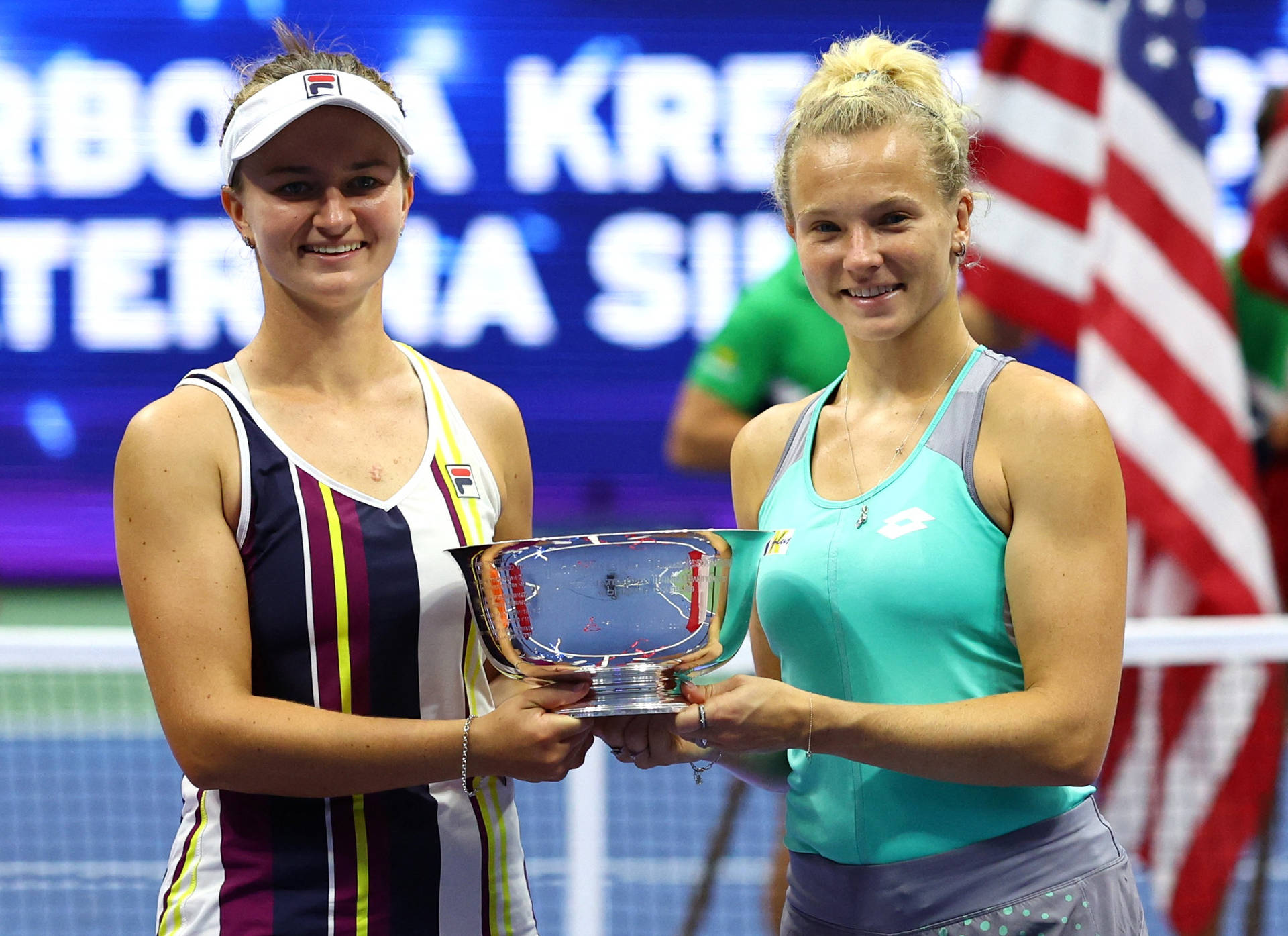 Barborakrejcikova Con Siniakova Jugadora De Tenis Fondo de pantalla