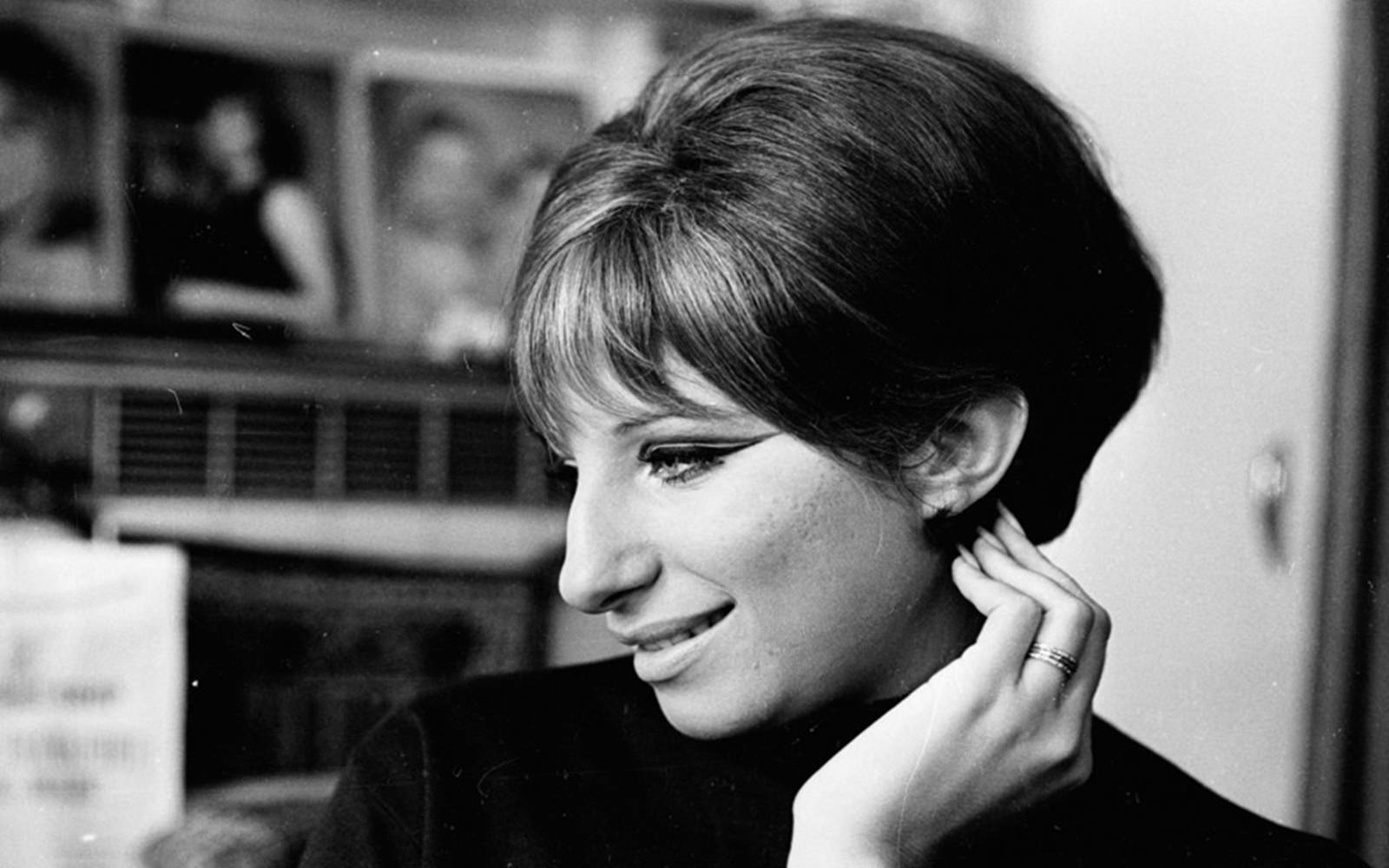 Barbra Streisand Musical Funny Girl Still Wallpaper