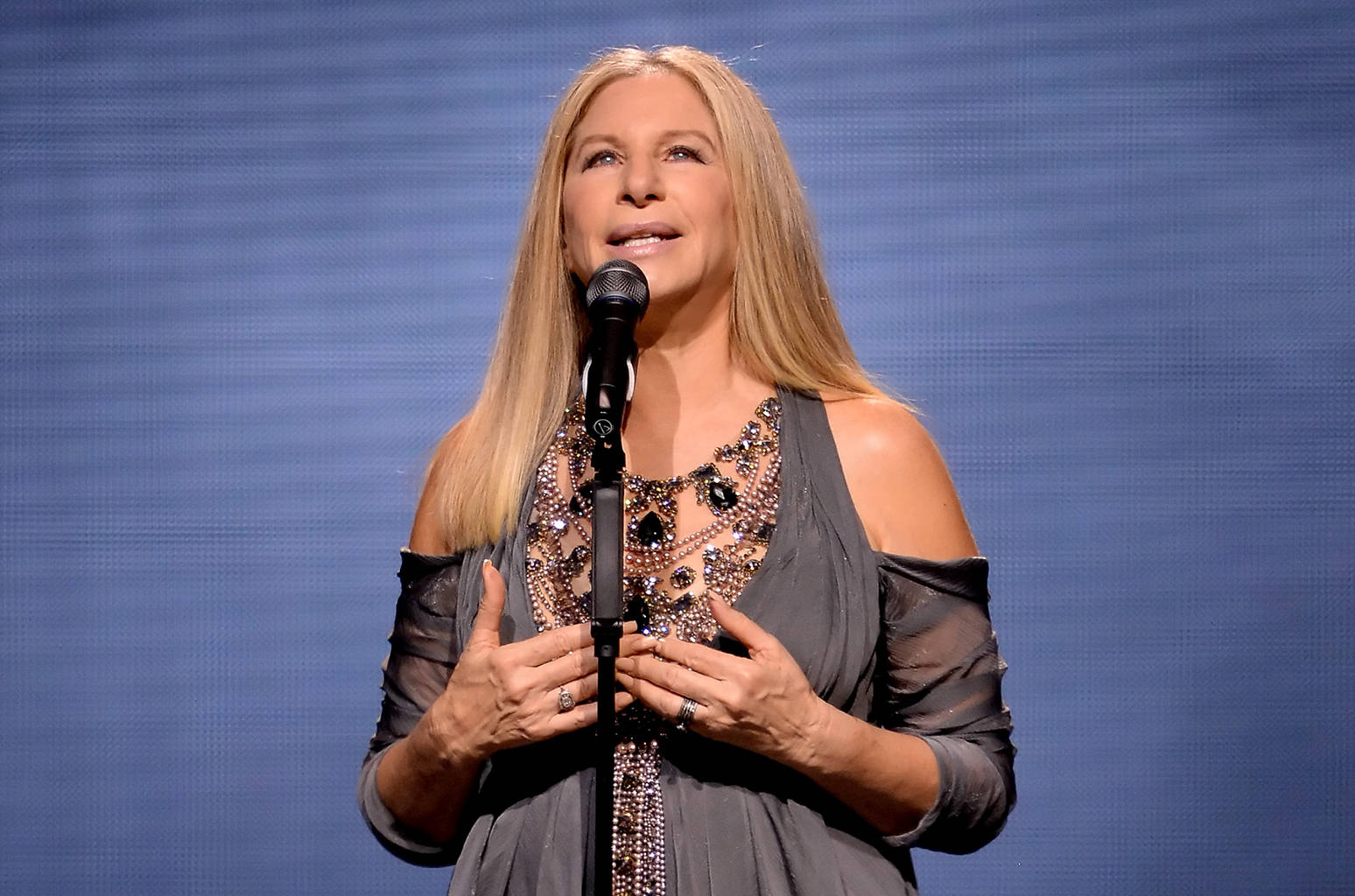 Barbra Streisand - Musikken, minderne, magien tapet Wallpaper