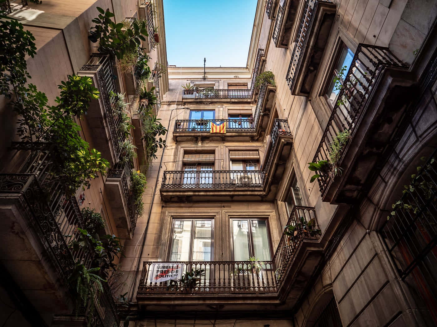 Barcelonasikoniske Og Livlige Arkitektur