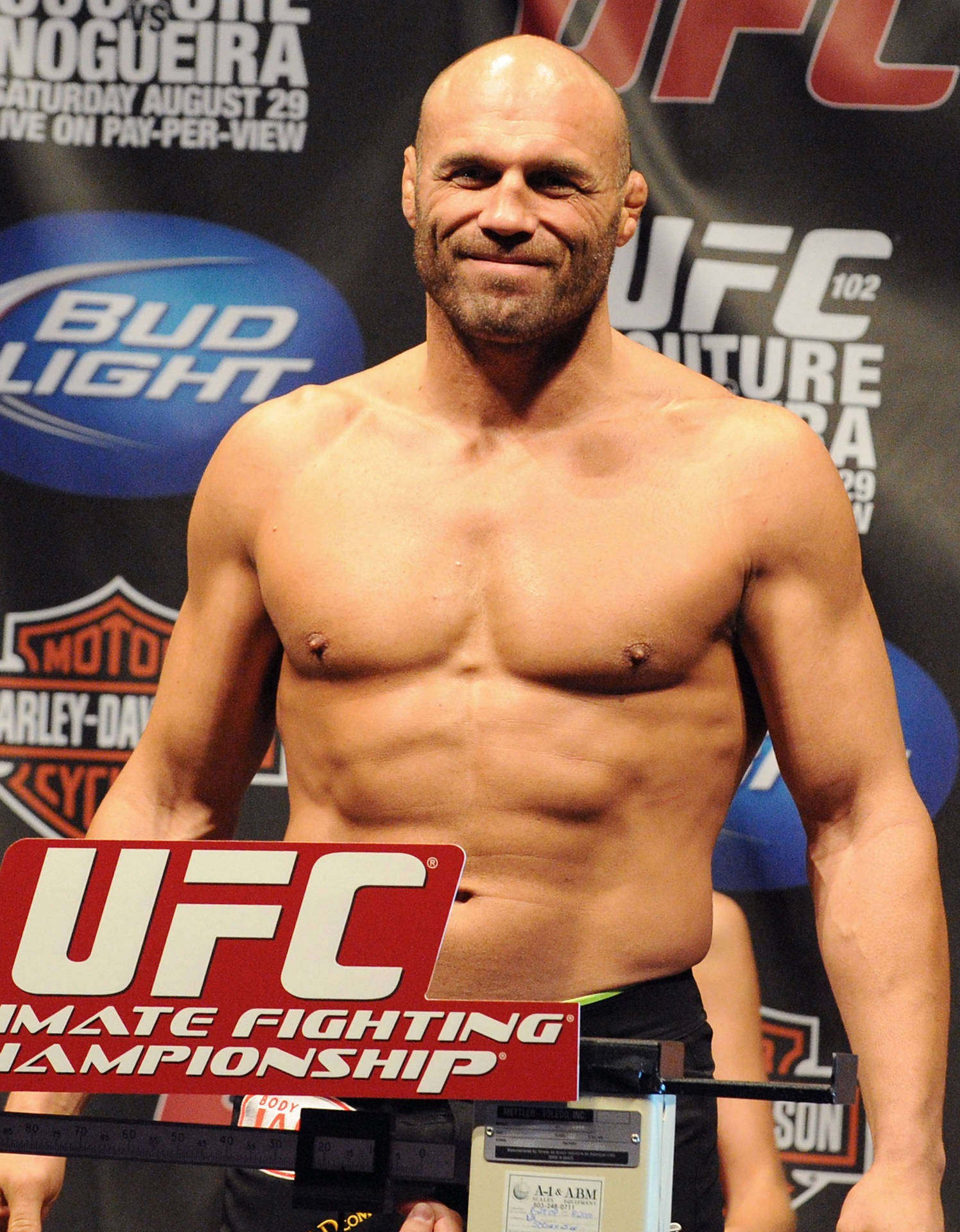Bare-chested Randy Couture Wallpaper