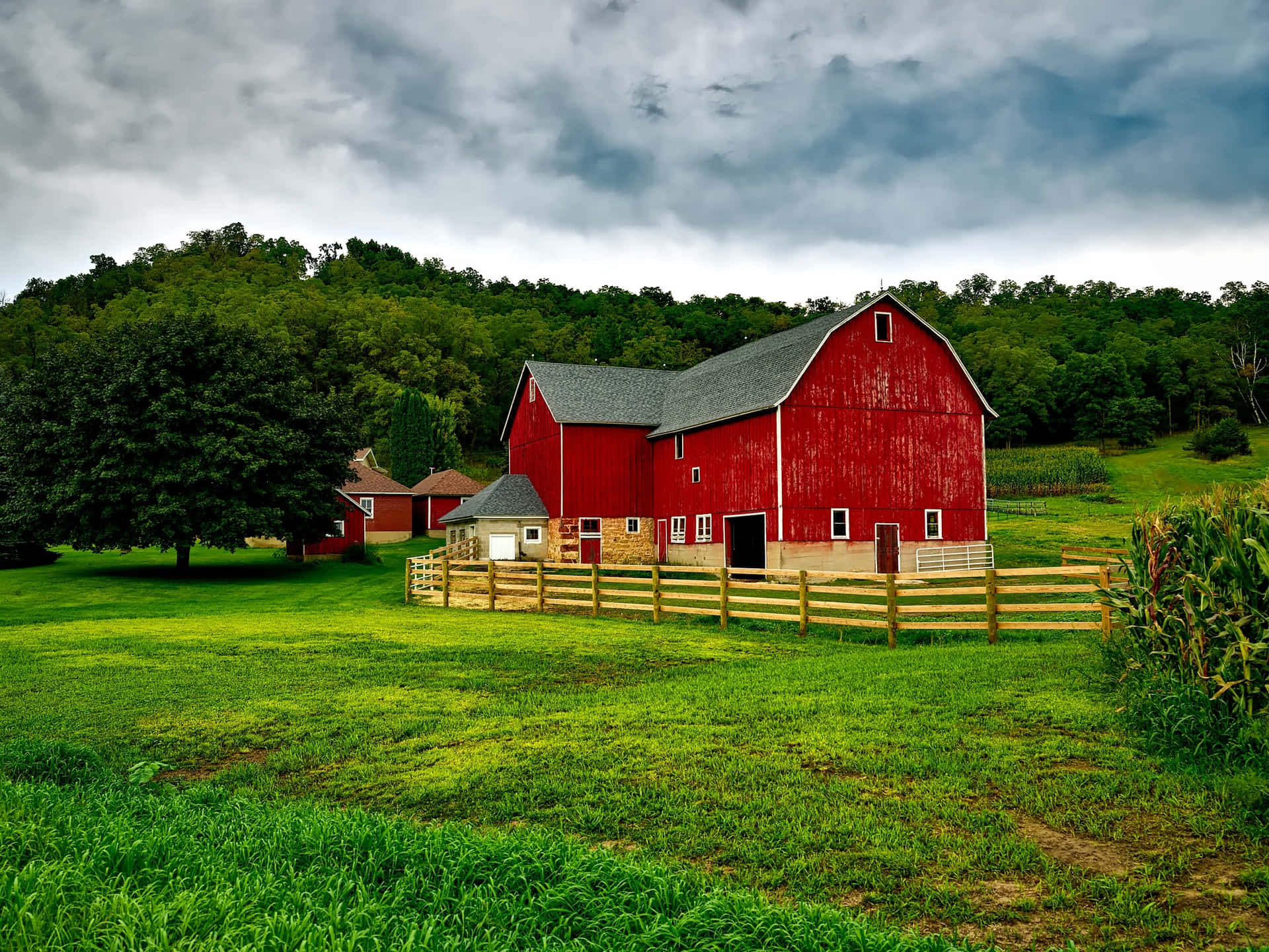 Picturesque Barn in the Beautiful Countryside