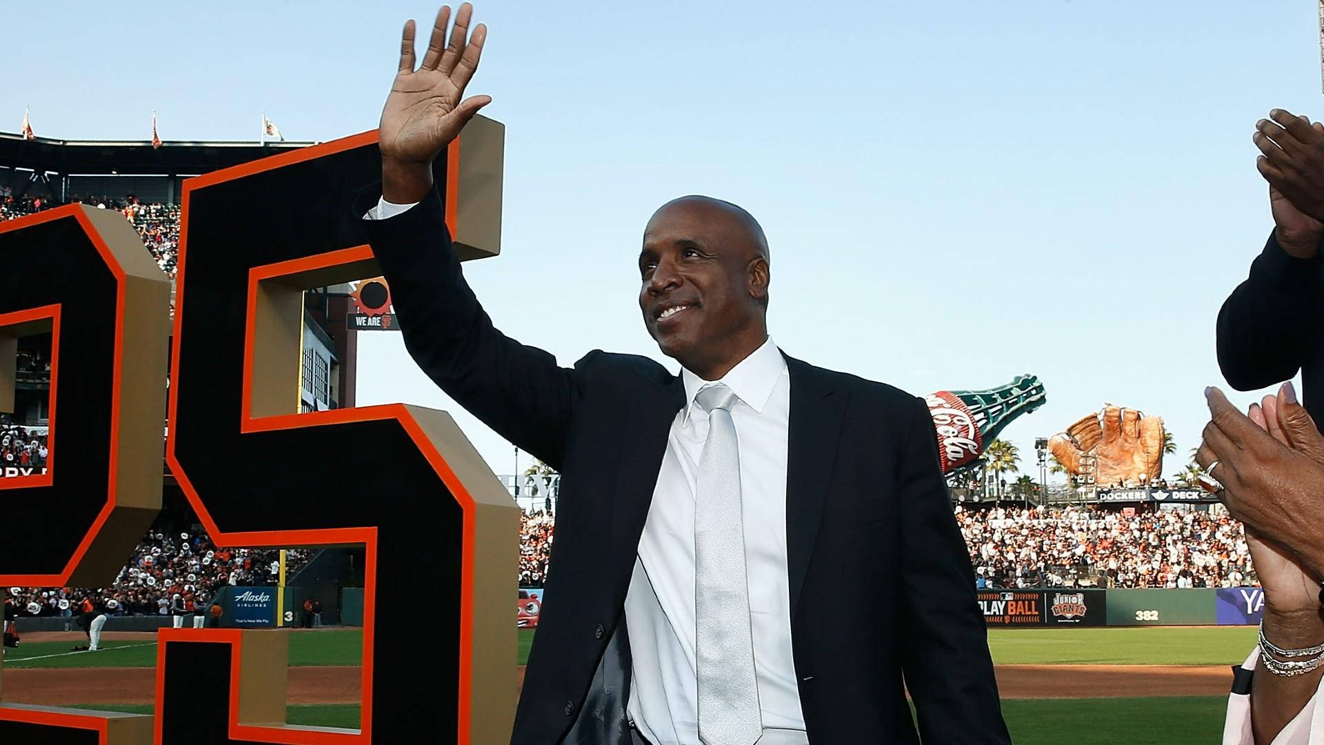 Barry Bonds Greets Audience Wallpaper
