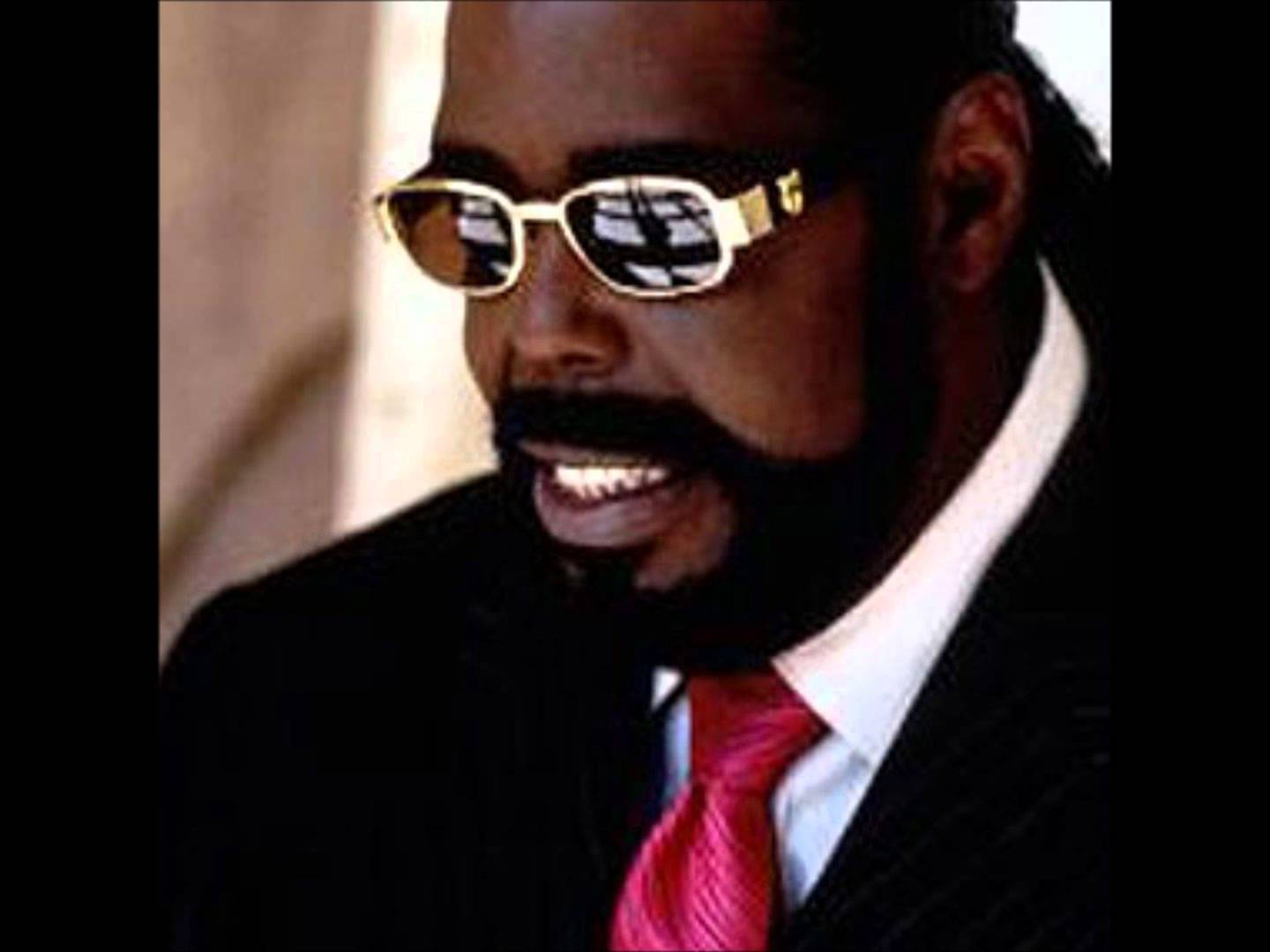 Barry White With Sunglasses Wallpaper