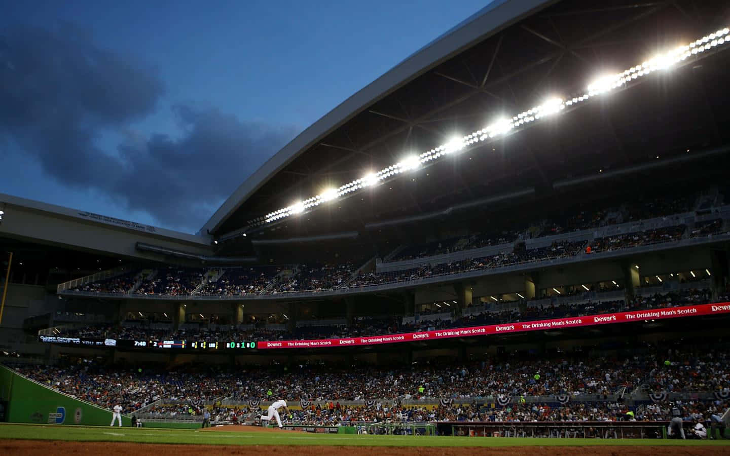 Estadiode Béisbol Majestuoso Al Anochecer Fondo de pantalla