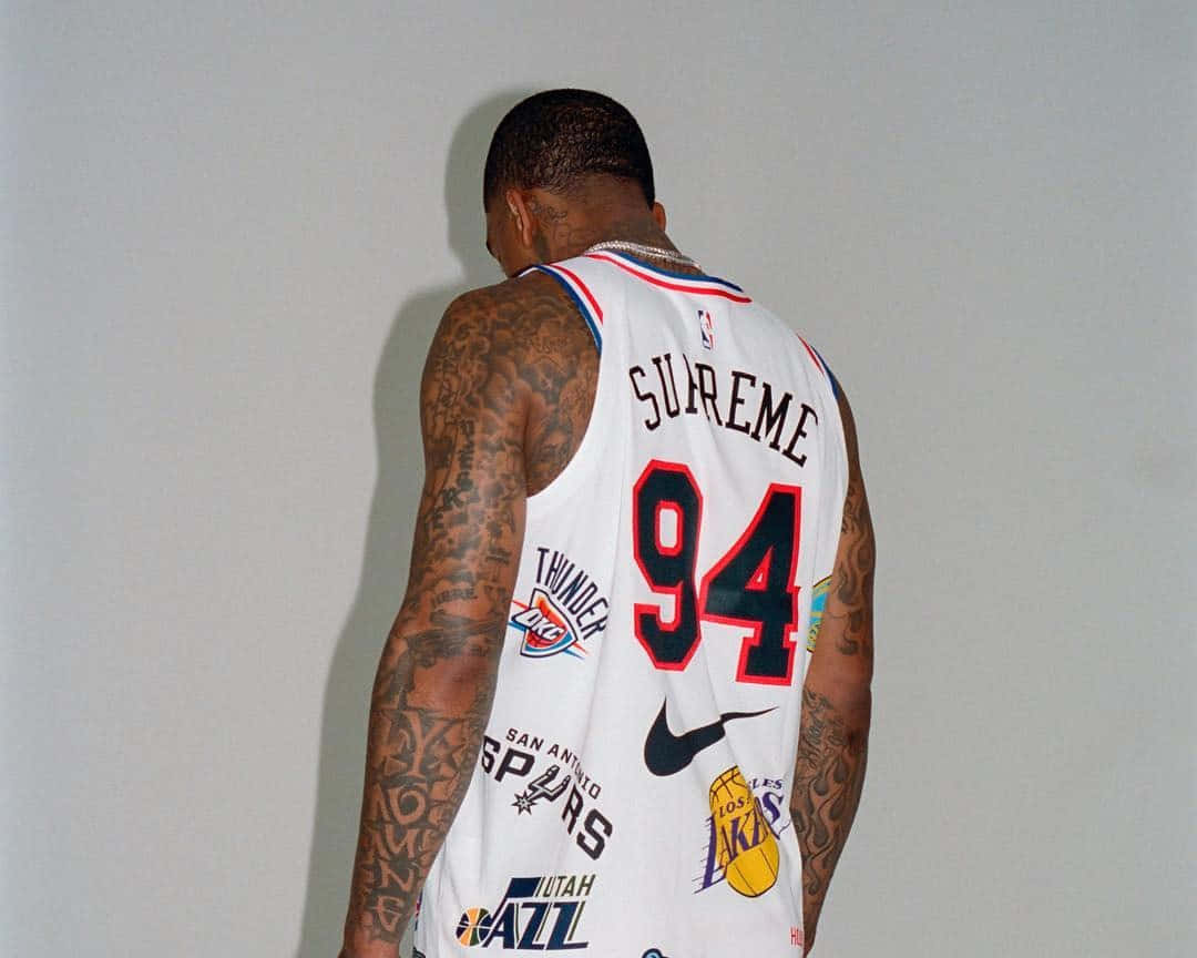 Basketball Player Tattooed Back Supreme Jersey94 Wallpaper