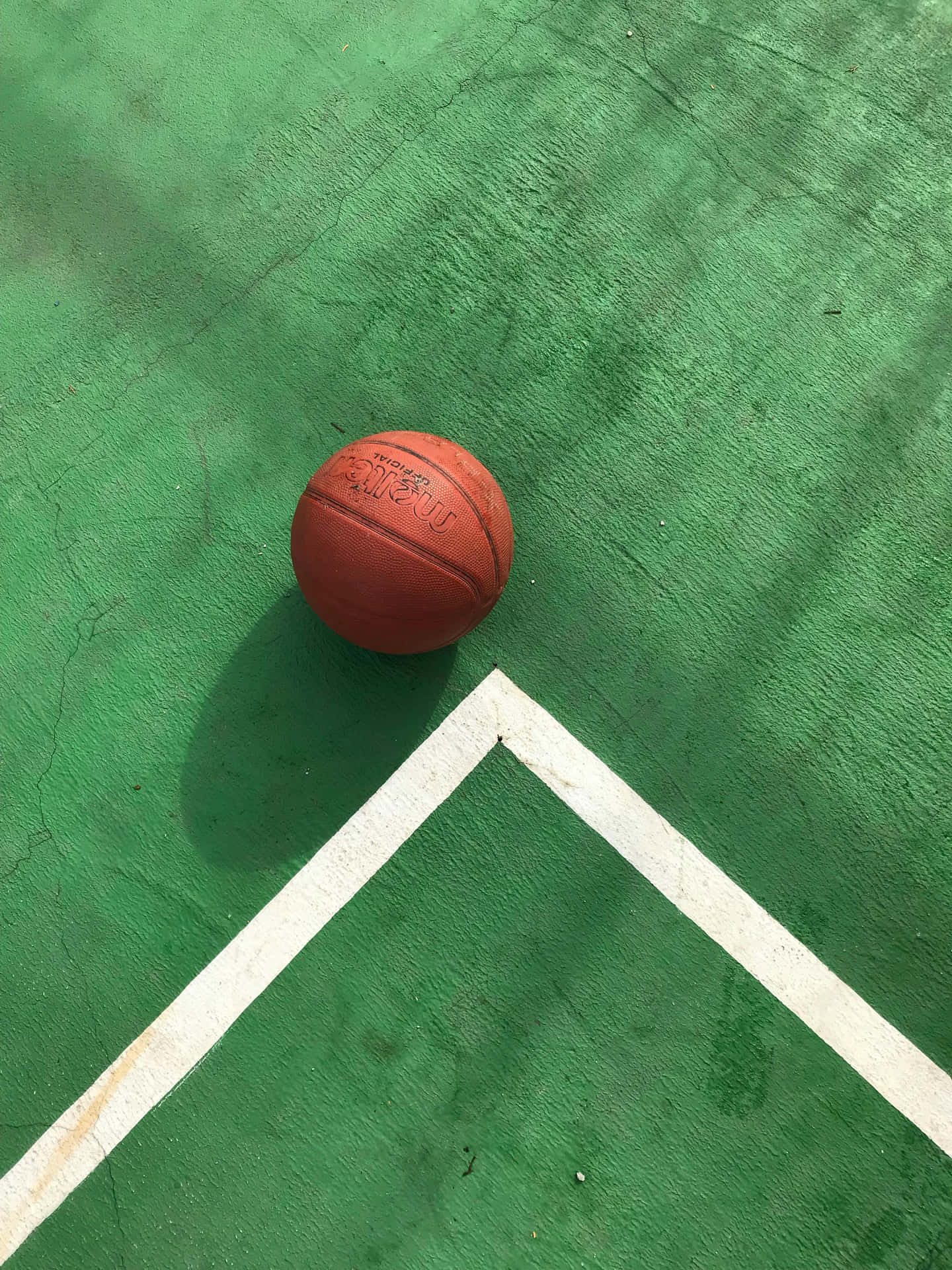 Basketballon Green Court.jpg Wallpaper