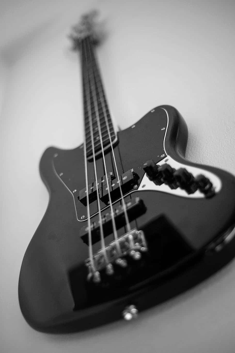 Black Shiny Bass Guitar Wallpaper