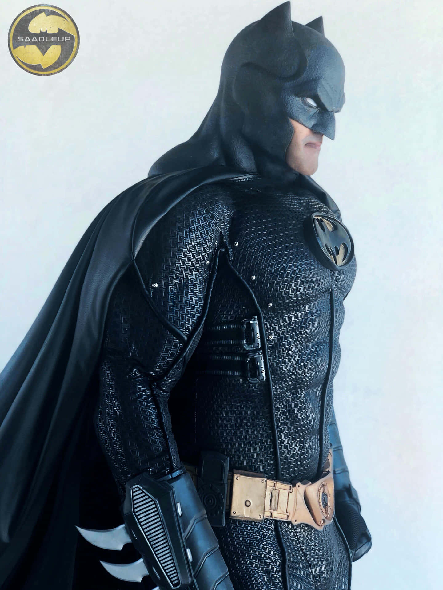 Eltraje De Batman En Toda Su Gloria Del Caballero Oscuro. Fondo de pantalla
