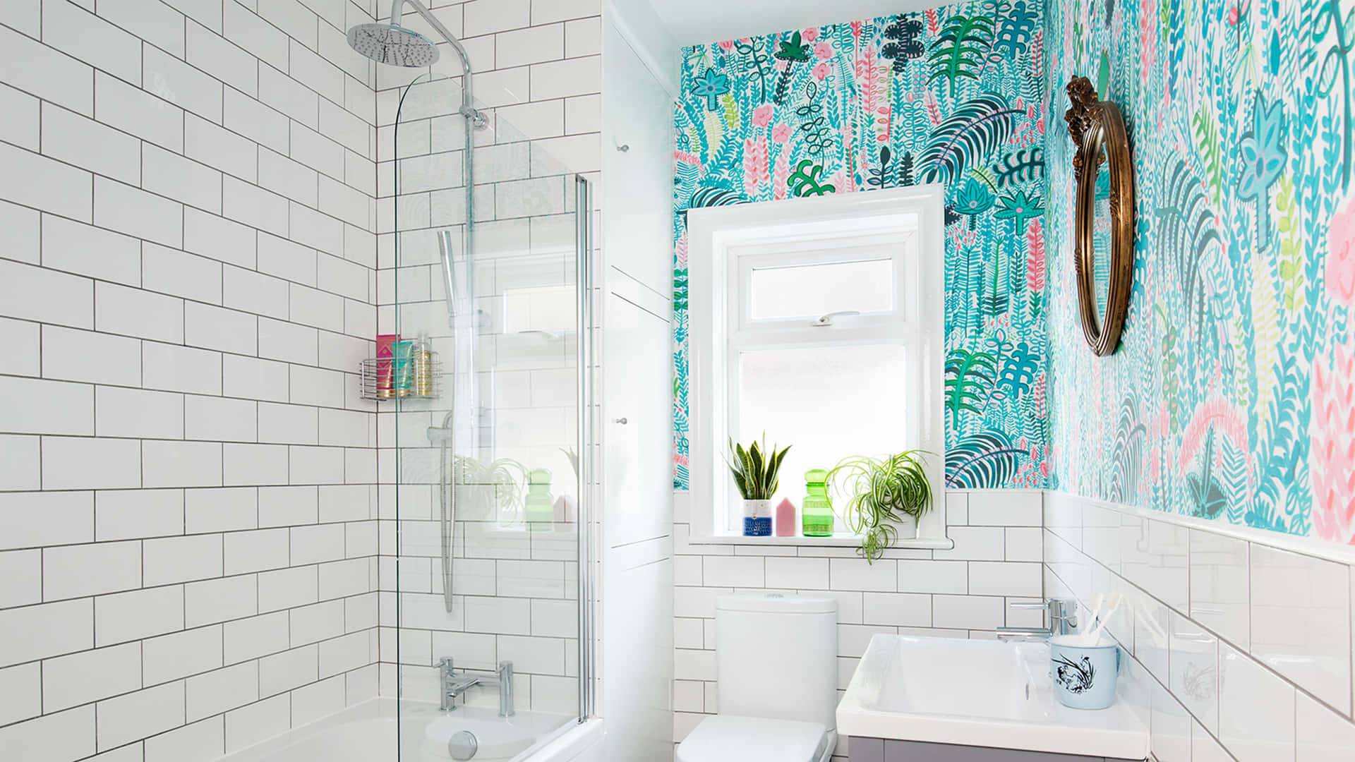 Niedlichesbild Von Dekorierter Tropischer Blauer Badezimmerwand