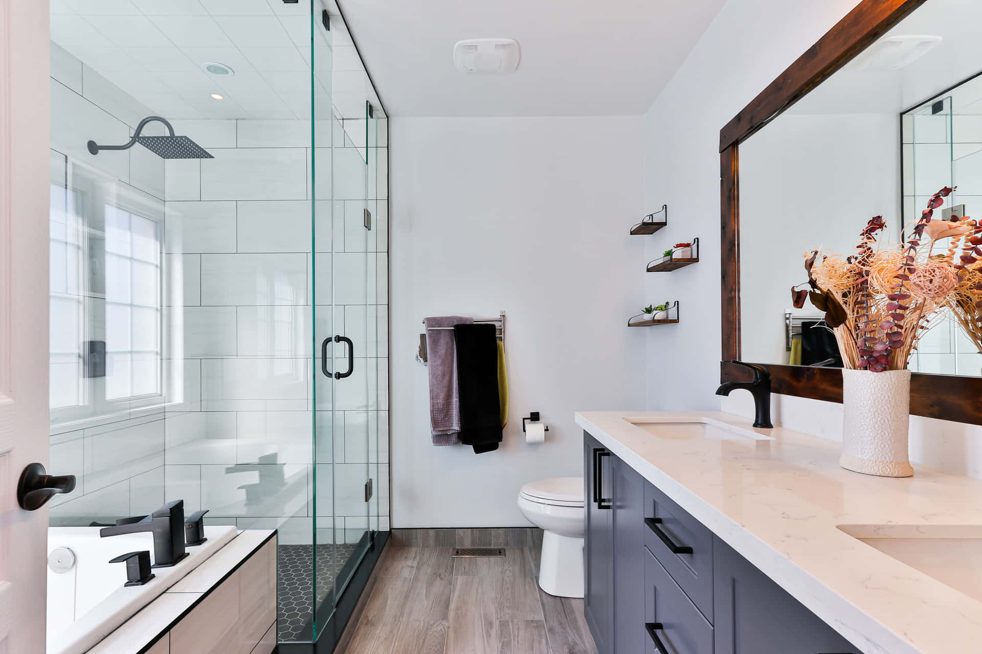 Caption: Modern Luxury Bathroom with Elegant Details