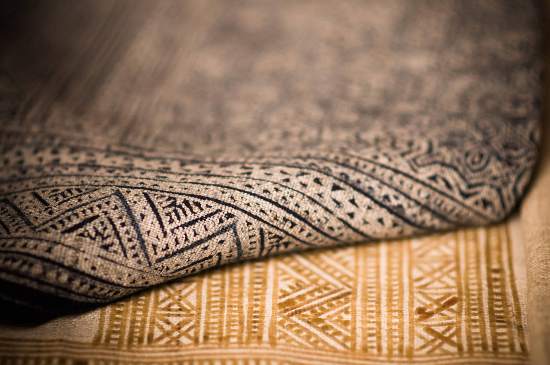 Batik Rugs Wallpaper