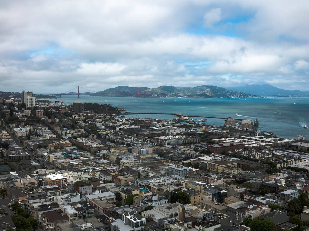 Impresionantesvistas De La Bahía De San Francisco Desde La Torre Coit Fondo de pantalla