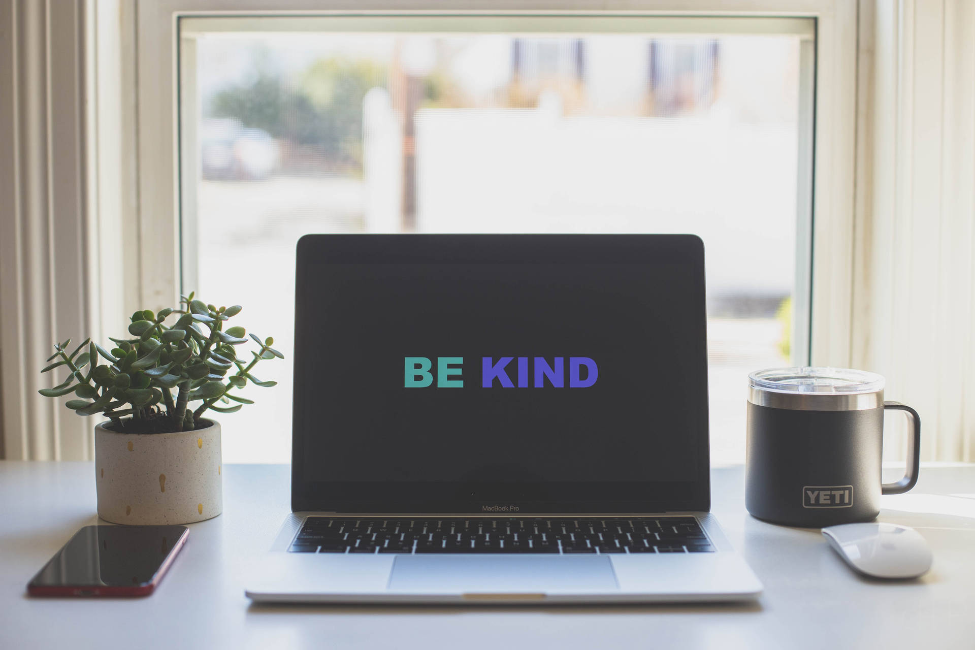 Be Kind Motivational Quote On Screen Wallpaper