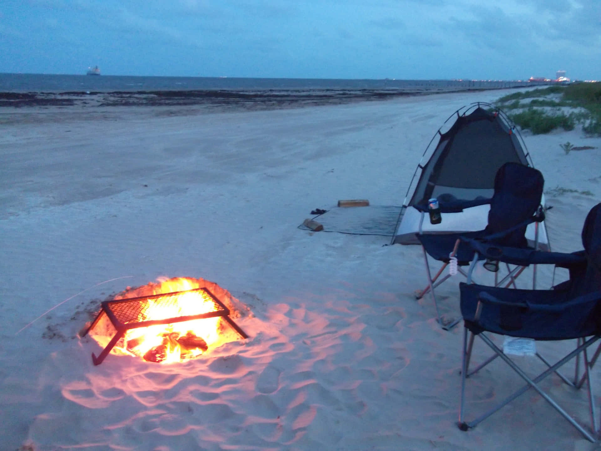 Beach Camping Under the Stars Wallpaper