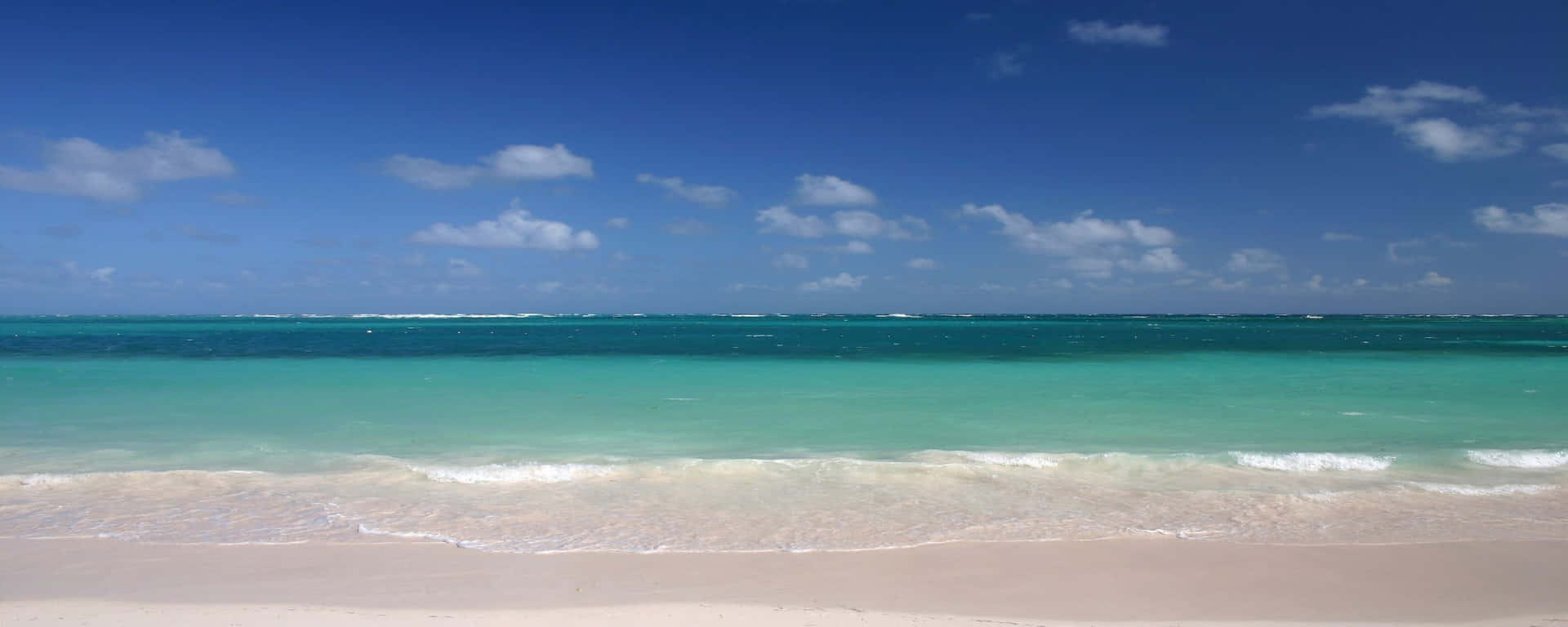 Панорама пляжа высокого разрешения
