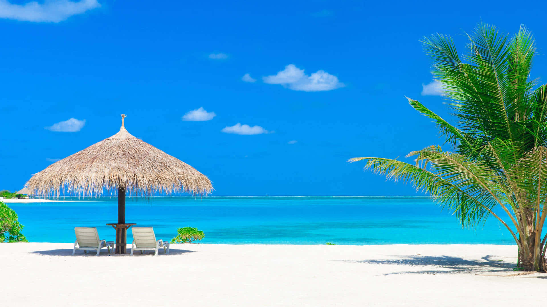 "Discover Serenity at the Perfect Beach Getaway" Wallpaper