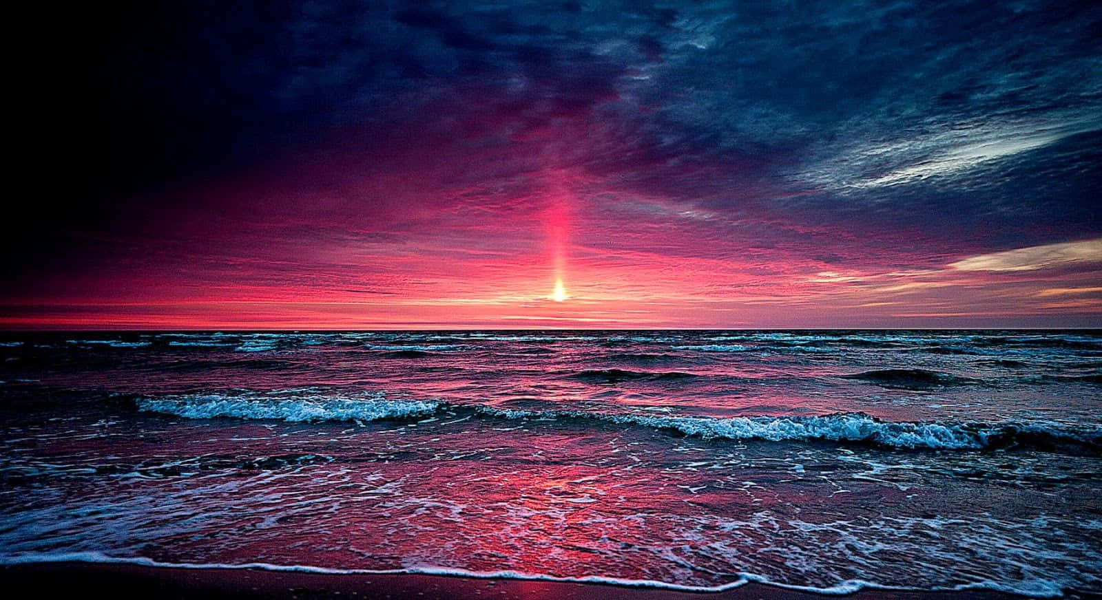 Fundode Tela Azul Rosa Com Pôr Do Sol Na Praia Para Computador. Papel de Parede