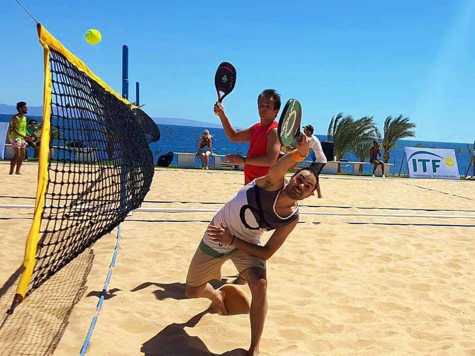 Actievolle Beach Tennis Plezier Achtergrond