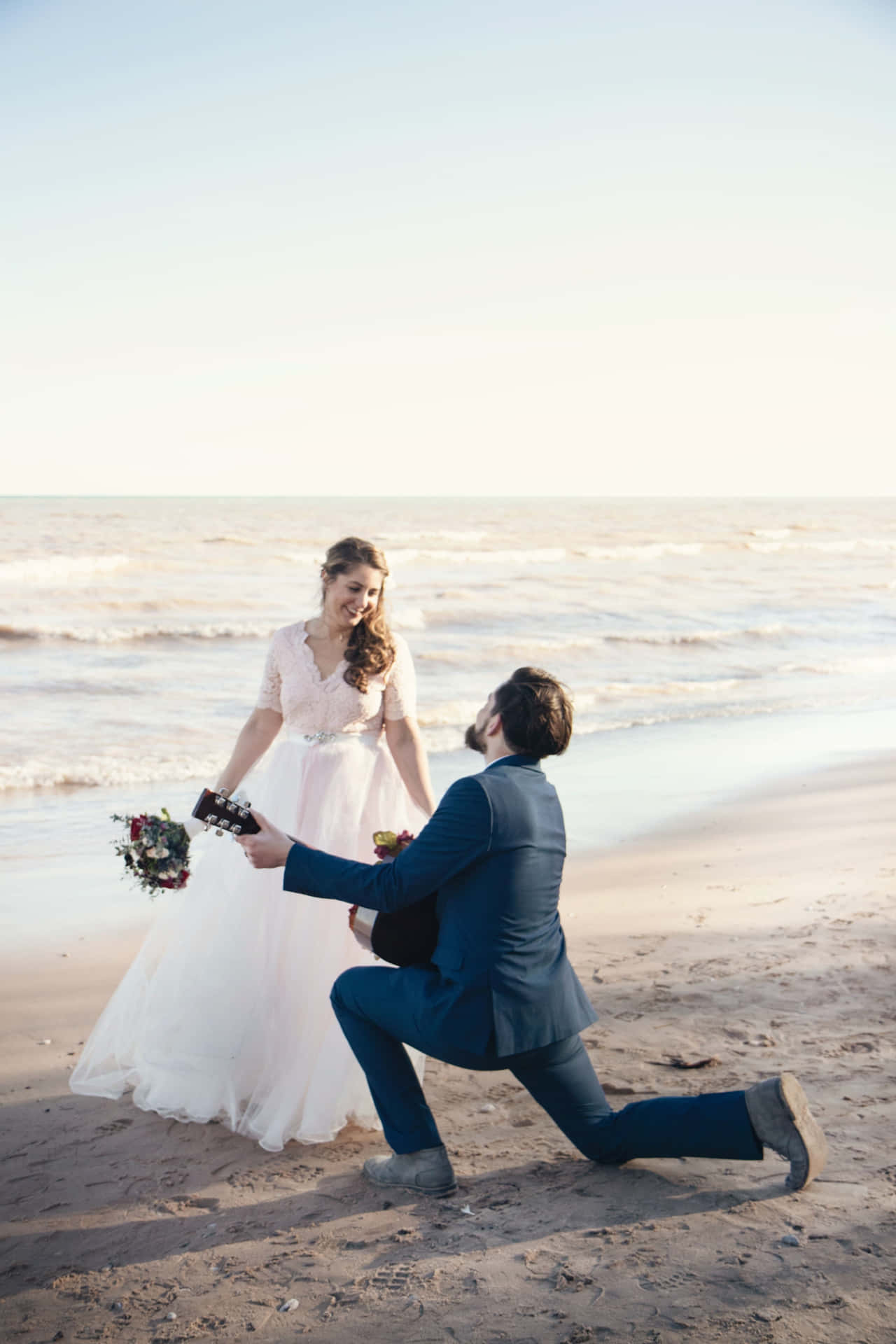 Fotodi Proposta Di Matrimonio In Spiaggia.