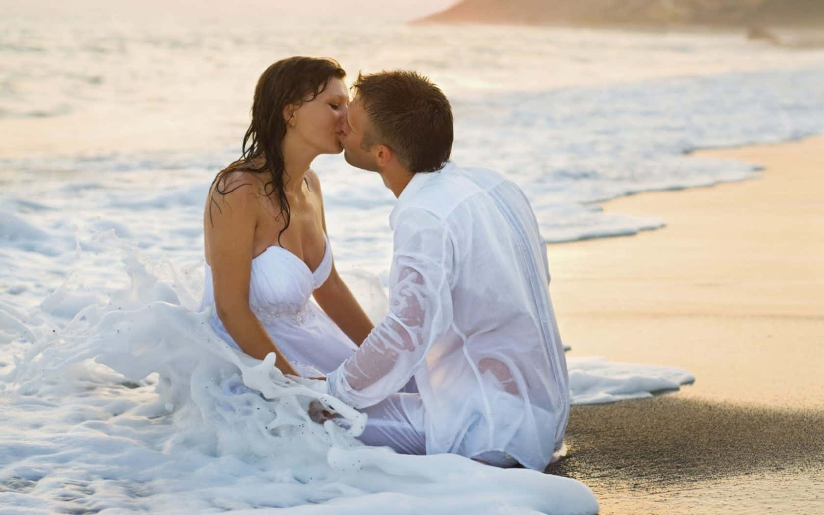 Beach Shore Wedding Kiss Picture