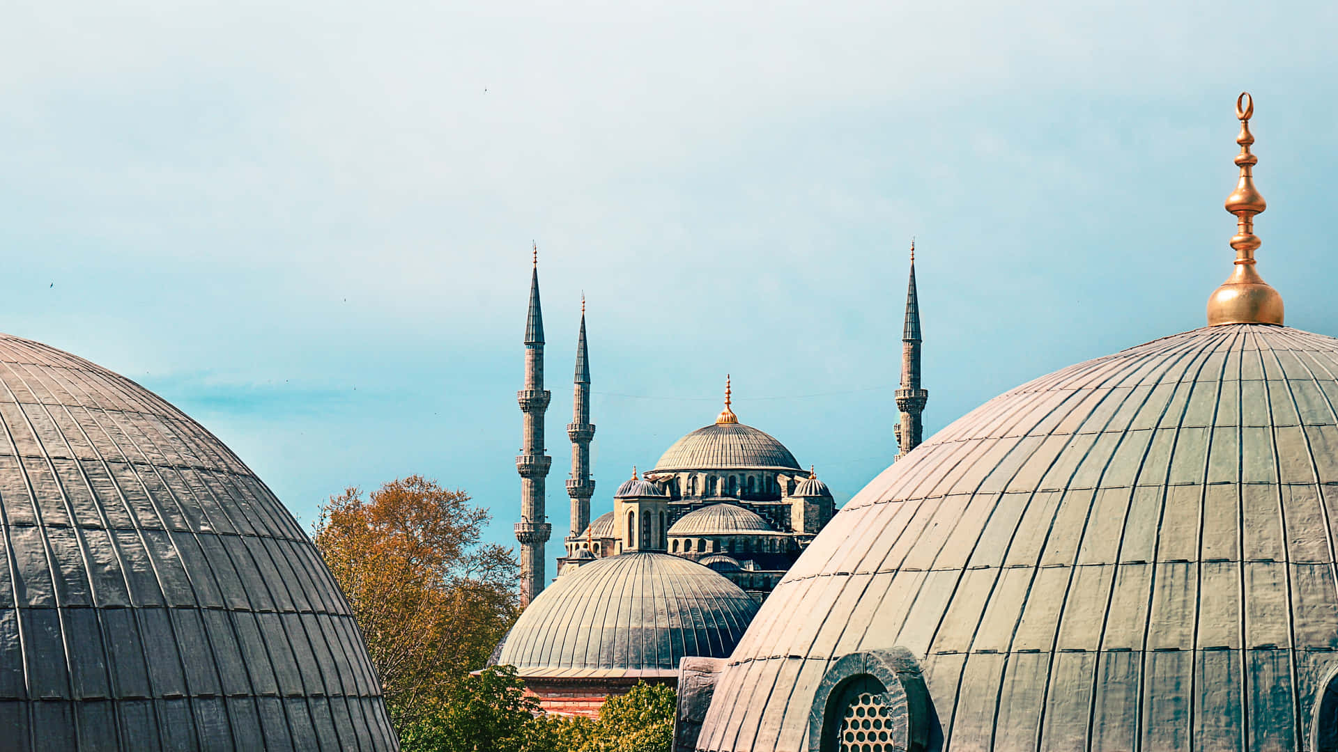 Beautiful Blue Mosque Dome Roof Wallpaper
