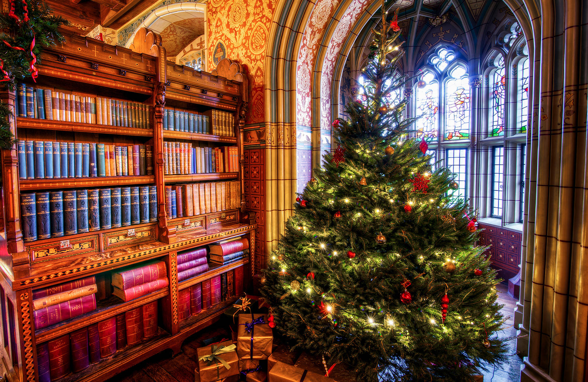 Beautiful Christmas In The Library Wallpaper