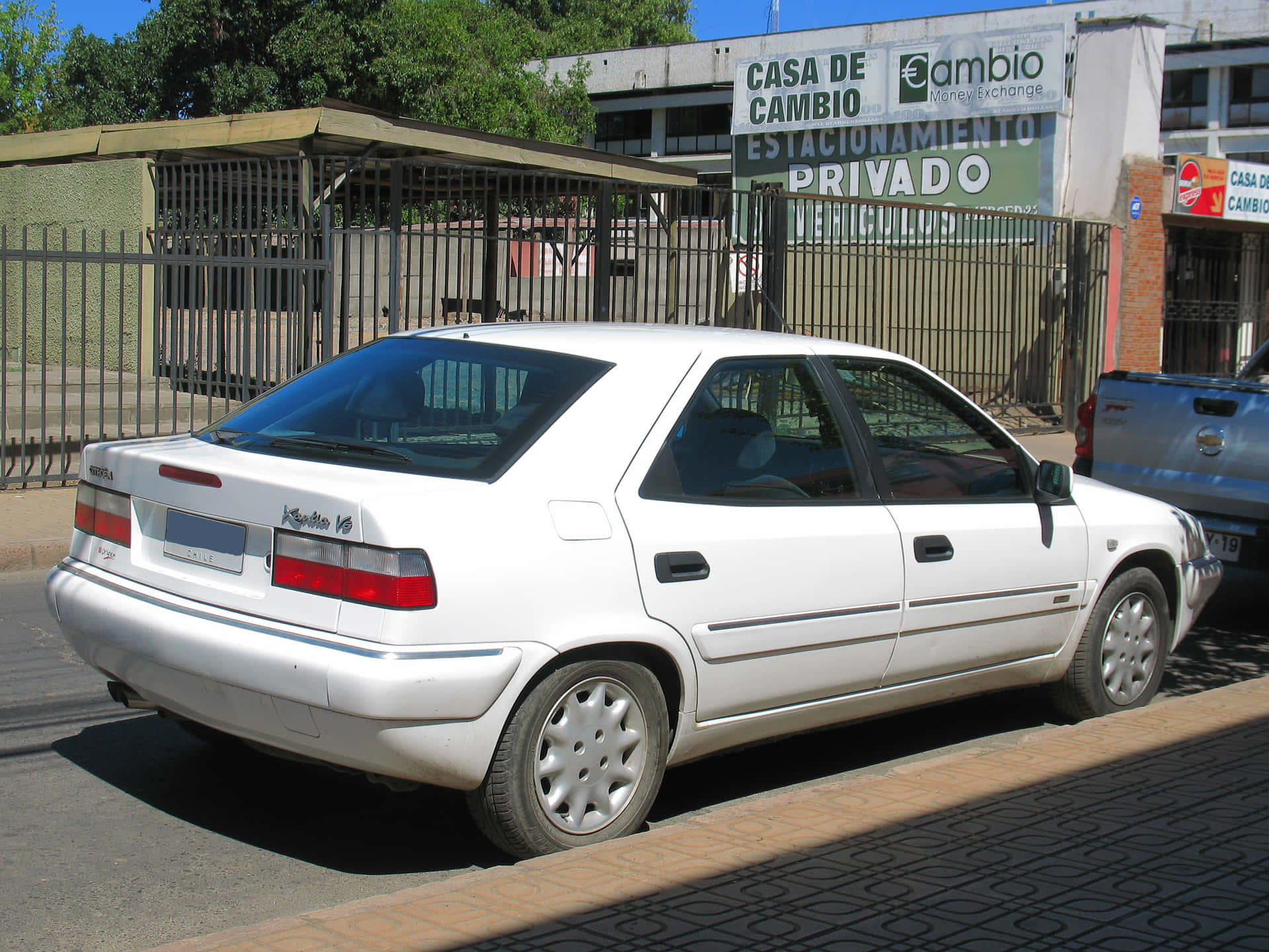 Beautiful Citroen Xantia Against Perfect Sunrise Wallpaper