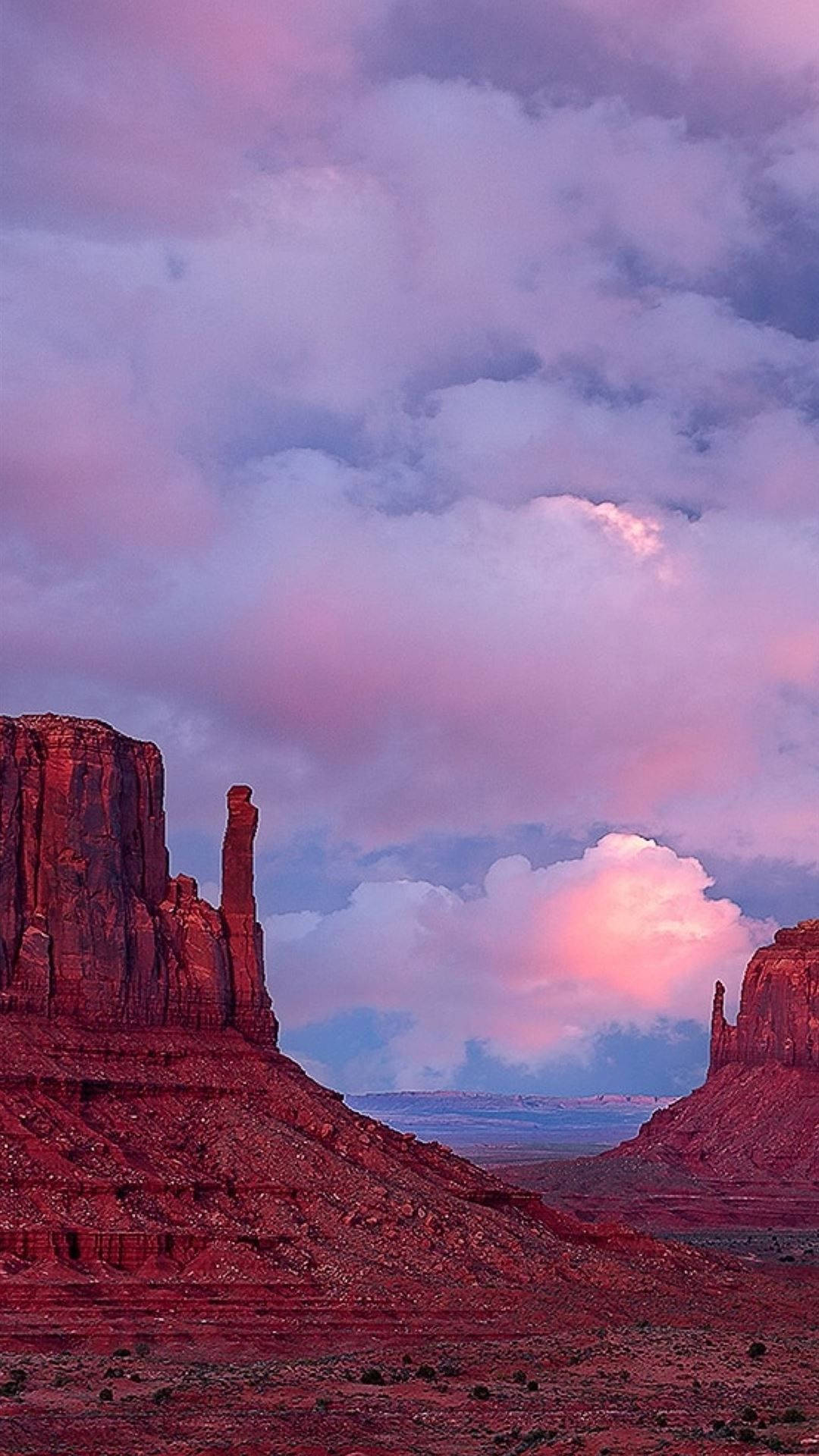Beautiful Clouds At Monument Valley Wallpaper
