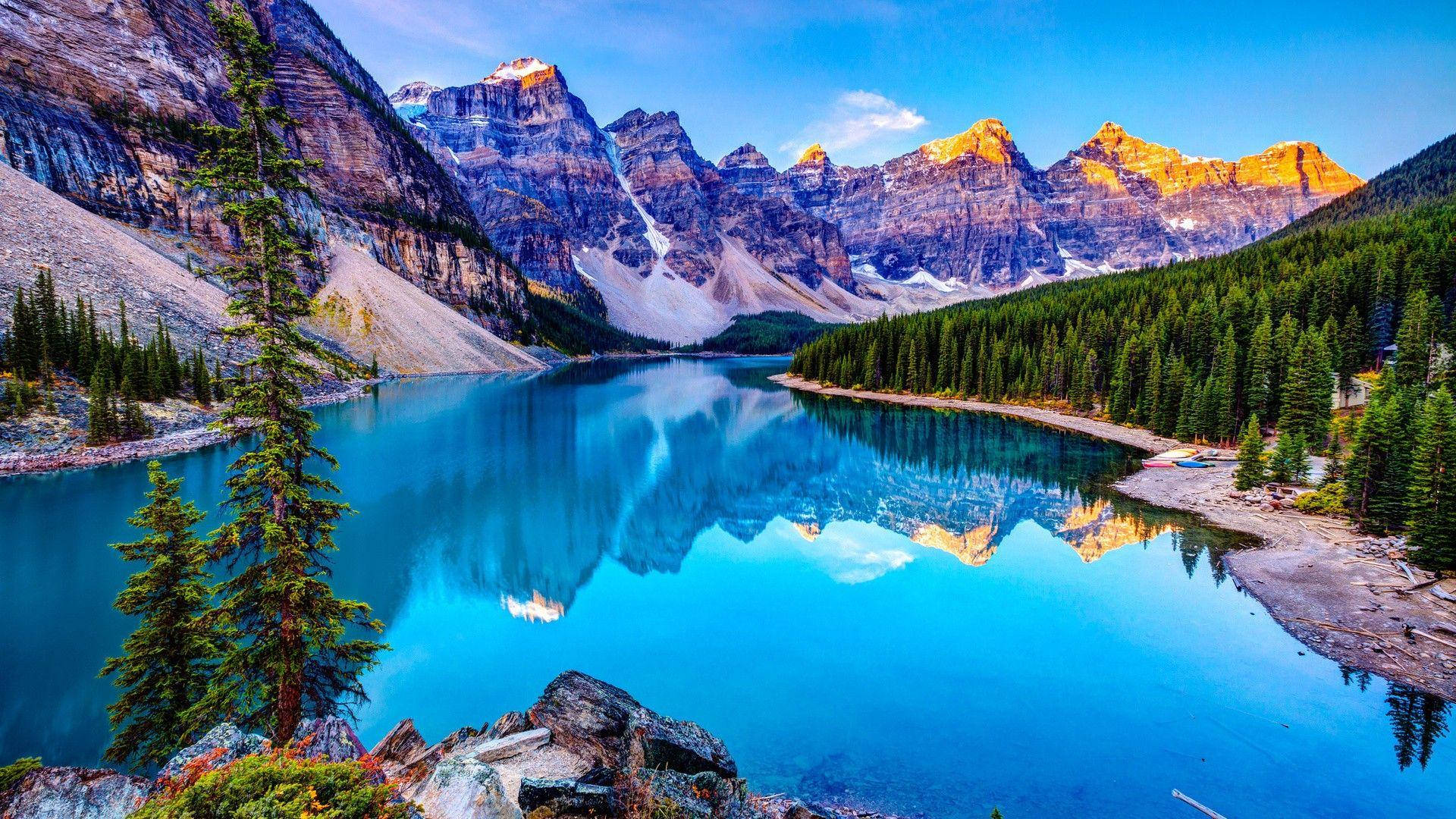 Beautiful Cool Mountain Lake Wallpaper