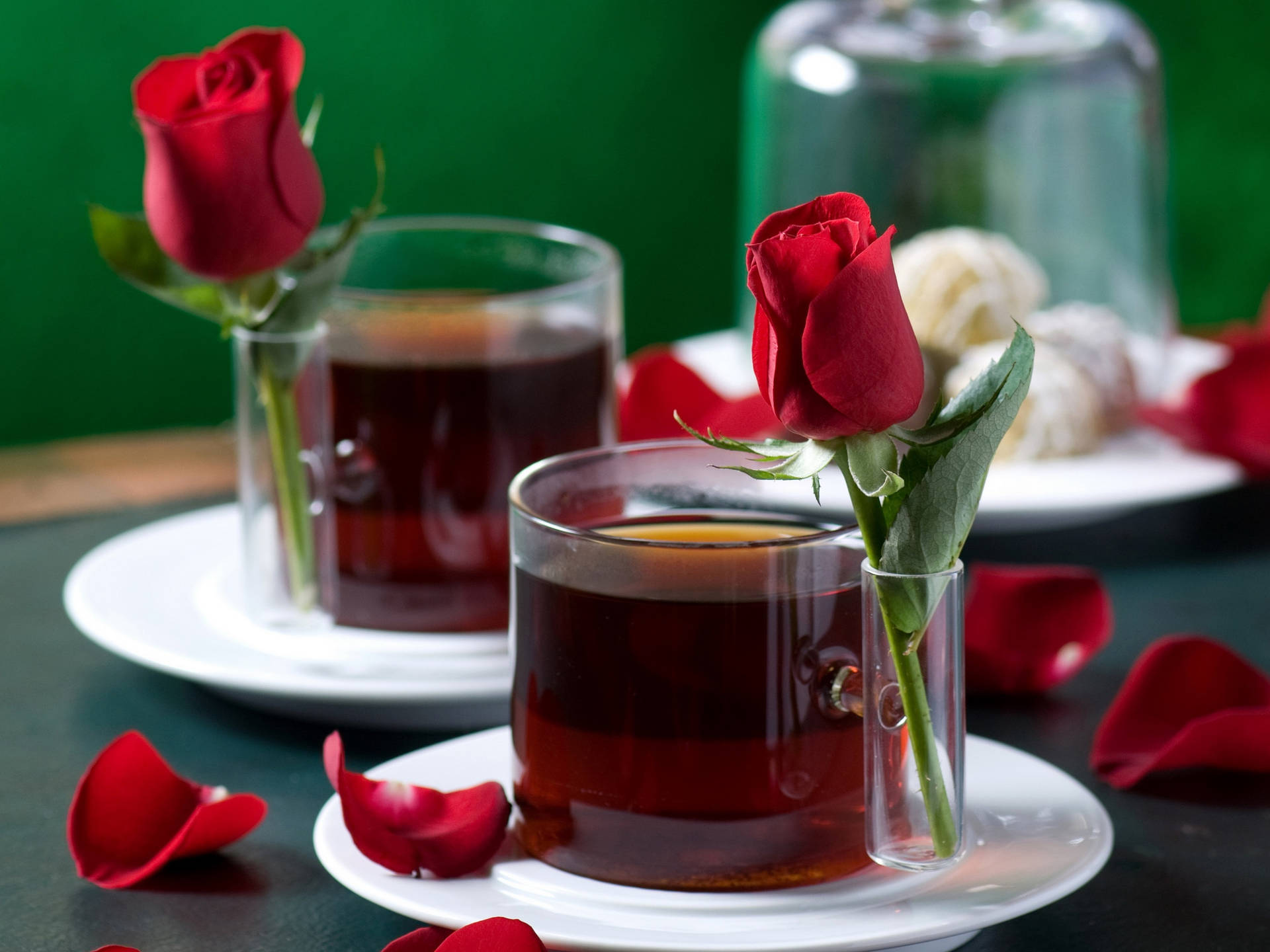 Beautiful Cup Of Tea With Roses Wallpaper