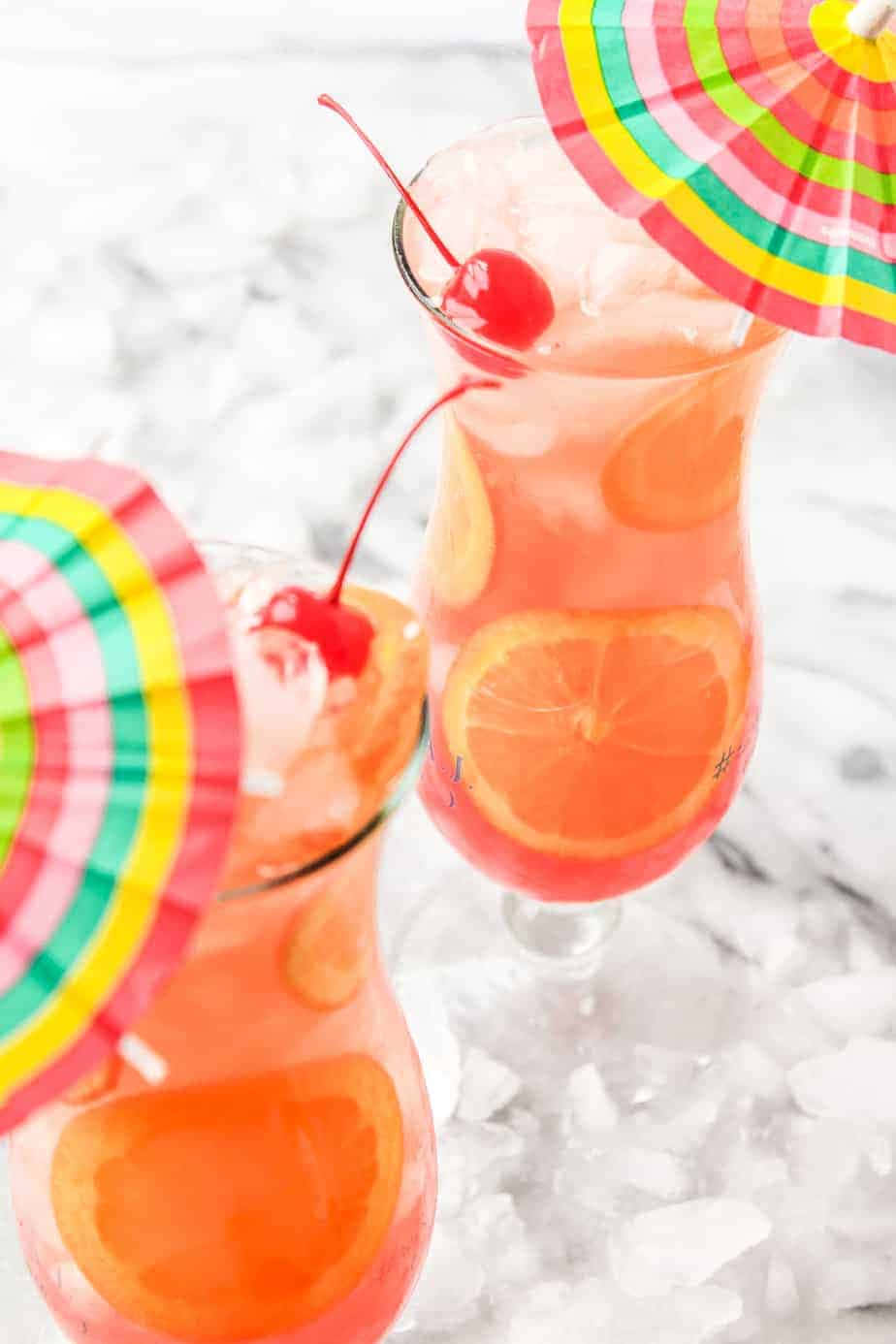 Captivating Beverage with Fresh Citrus and Ice Wallpaper