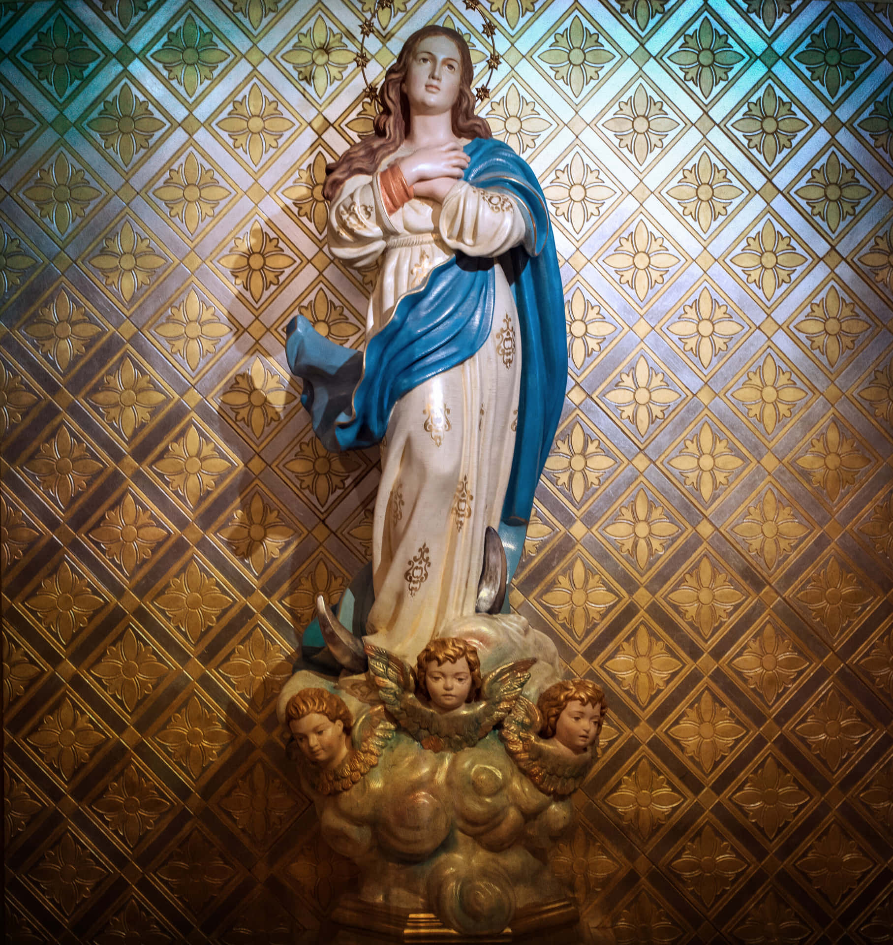 Beautiful Immaculate Conception Statue Wallpaper