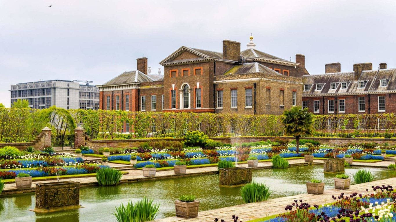 Beautiful Kensington Palace And Garden Picture