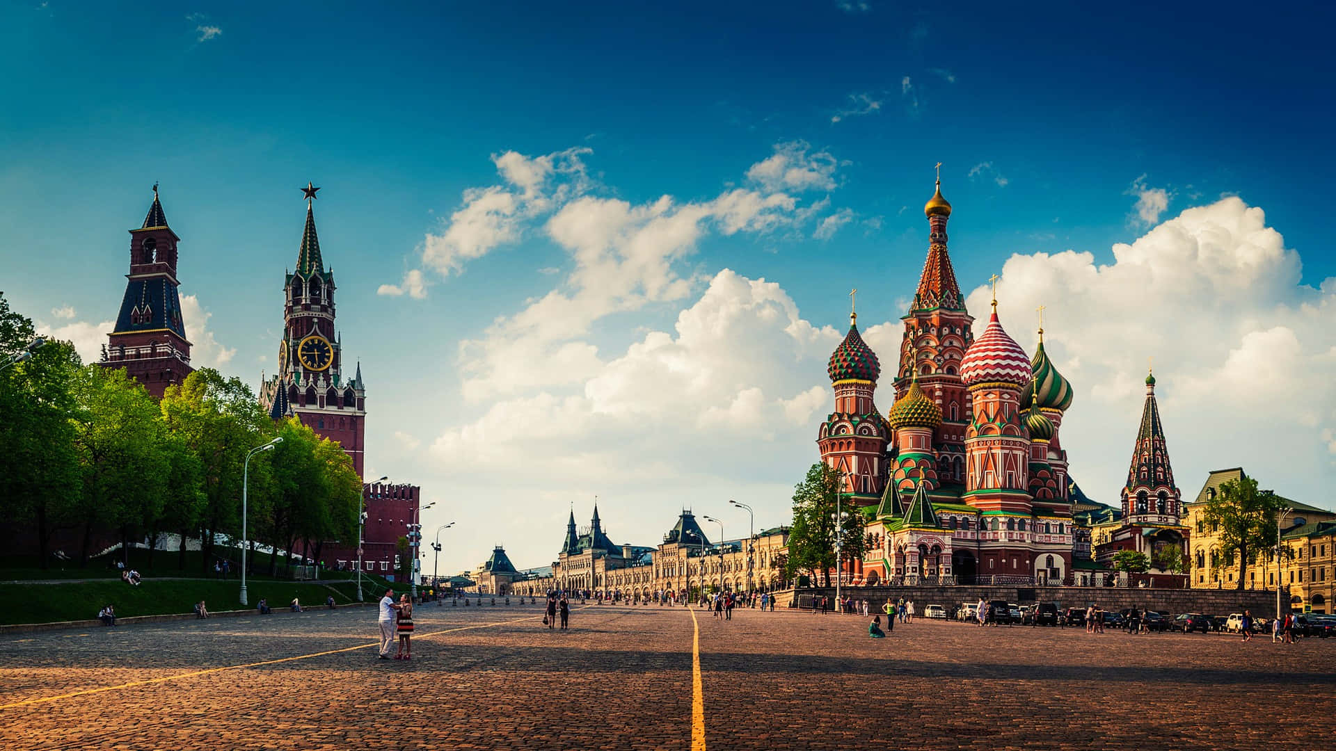 Smukke Kreml paladser drape majestisk over skærmen. Wallpaper