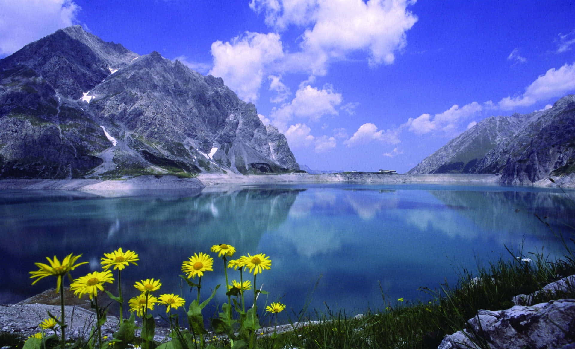 Beautiful Lake Lünersee In Austria Wallpaper
